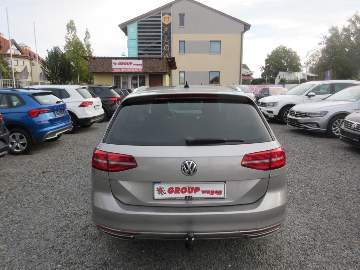 Volkswagen Passat, 2,0 TDI DSG 4 Motion Highline - fotka 5
