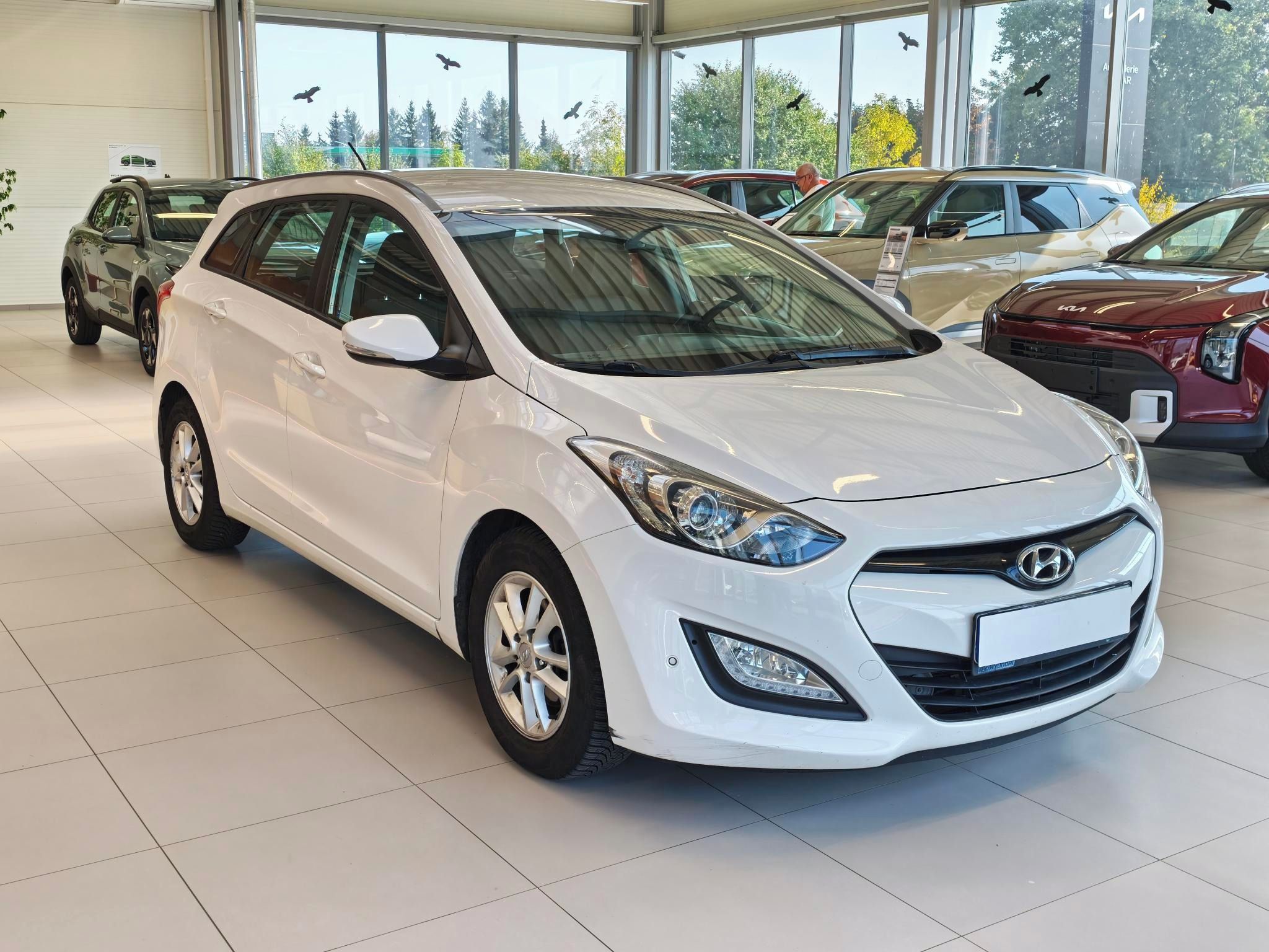 Hyundai i30, SW 1,6i 16V 88kW - fotka 3