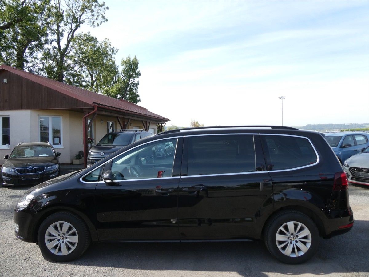 Volkswagen Sharan, 2,0 TDi 110kW 7.míst, serviska - fotka 6