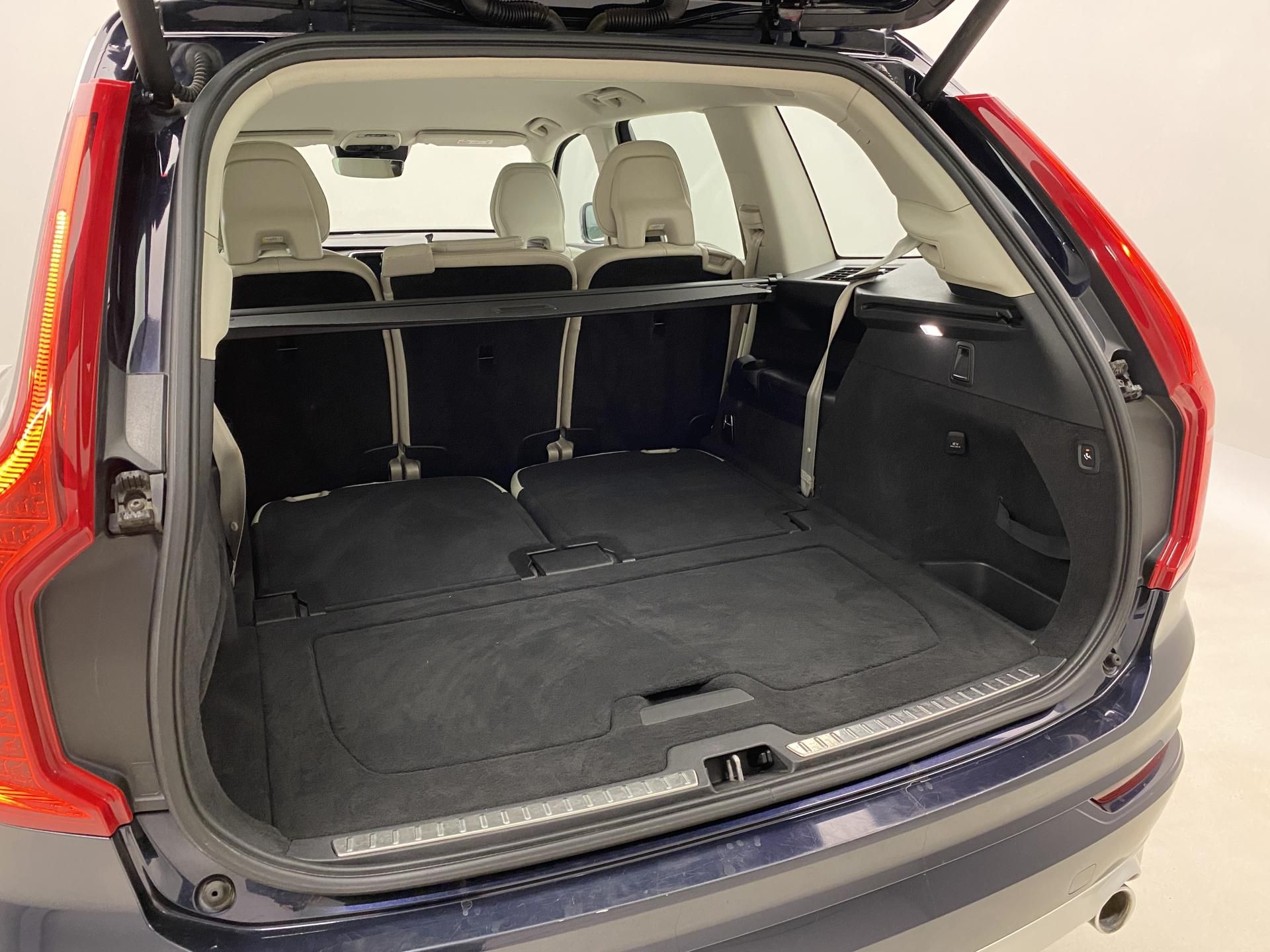 Volvo XC90, D5 AWD MOMENTUM AUT CZ 7míst - fotka 6