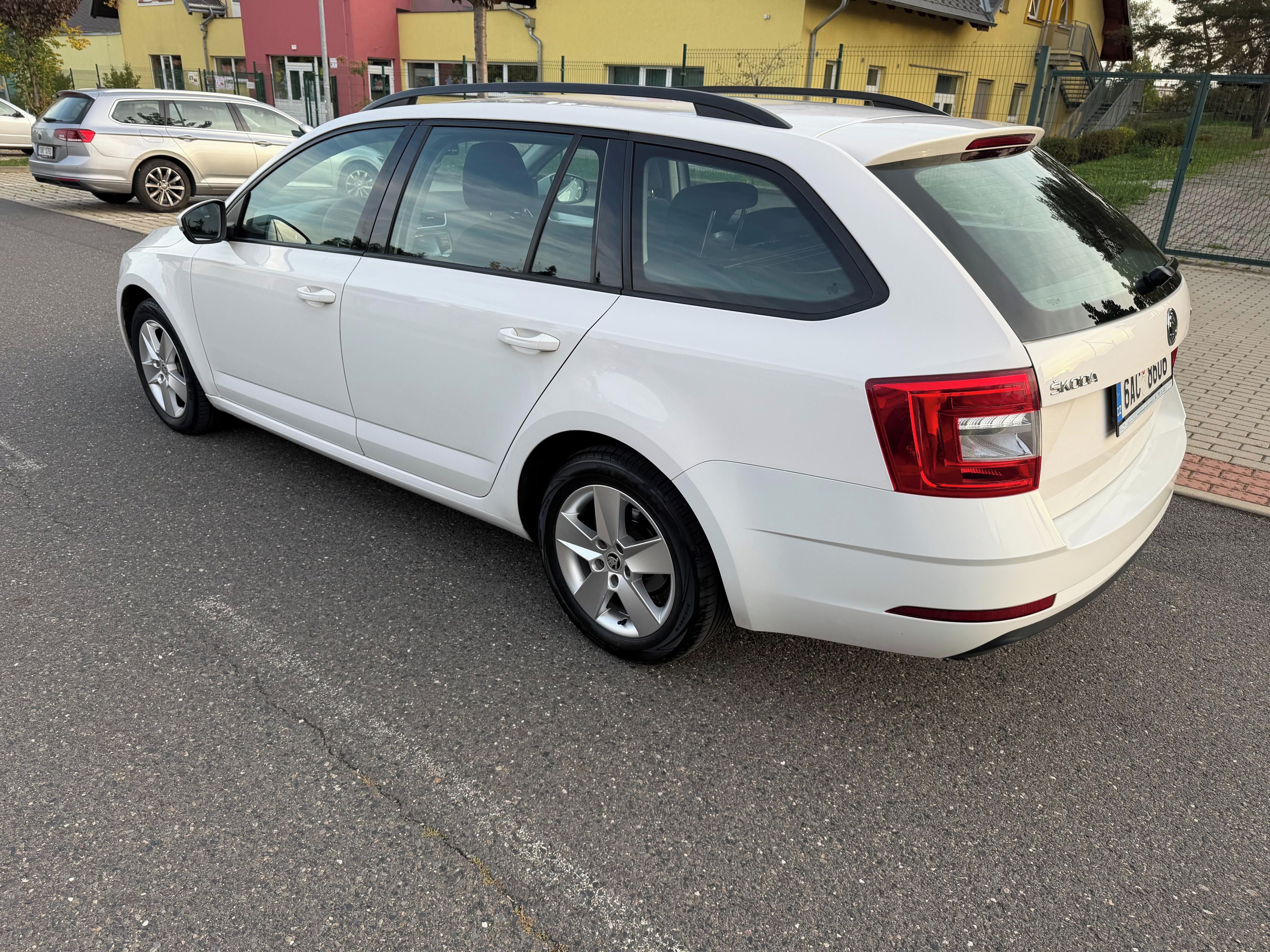 Škoda Octavia, 1.6 TDI, 85 KW, KOUPENO V ČR - fotka 3