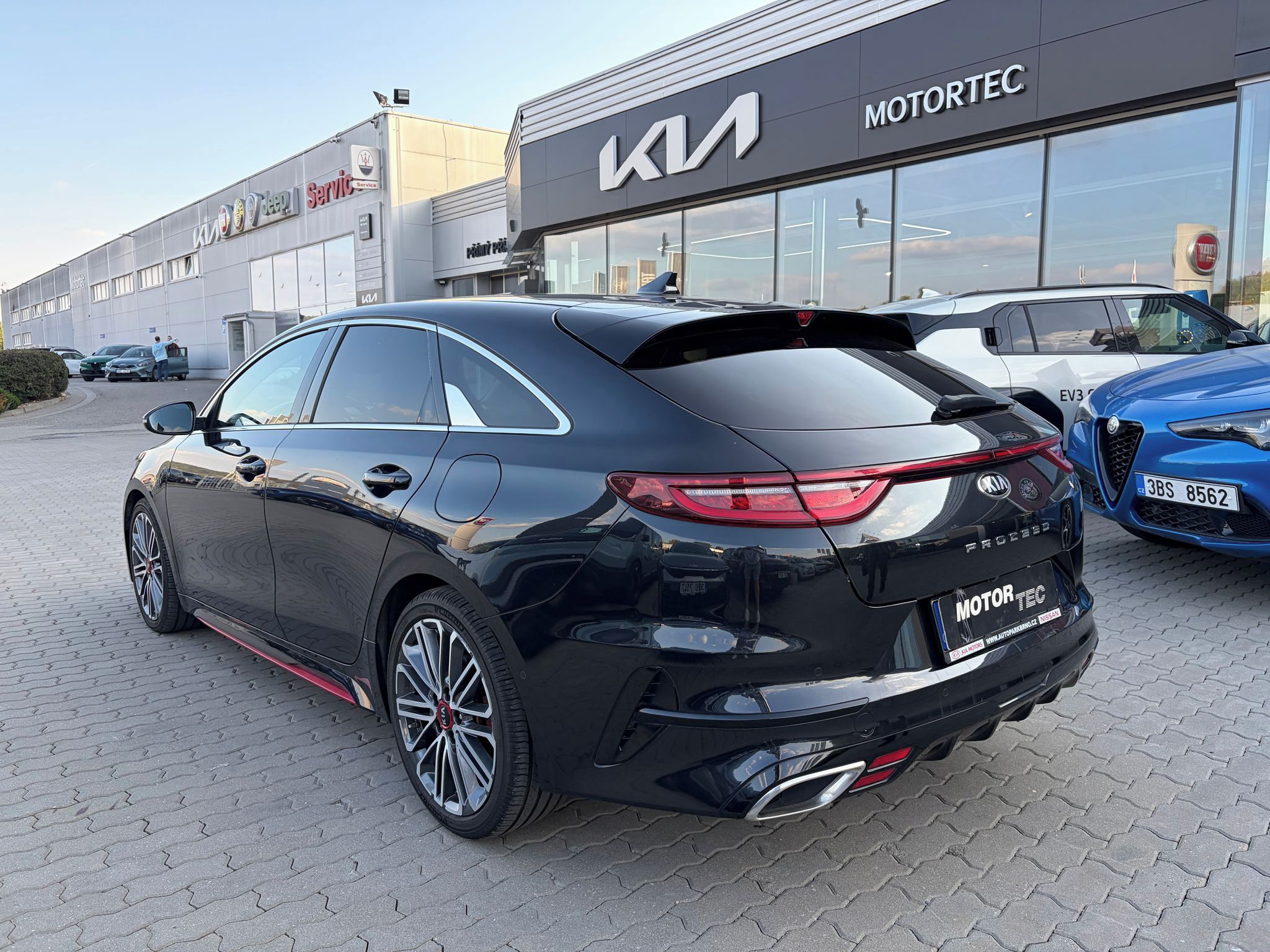 Kia ProCeed, 1.6 T-GDI 150kW GT - fotka 4