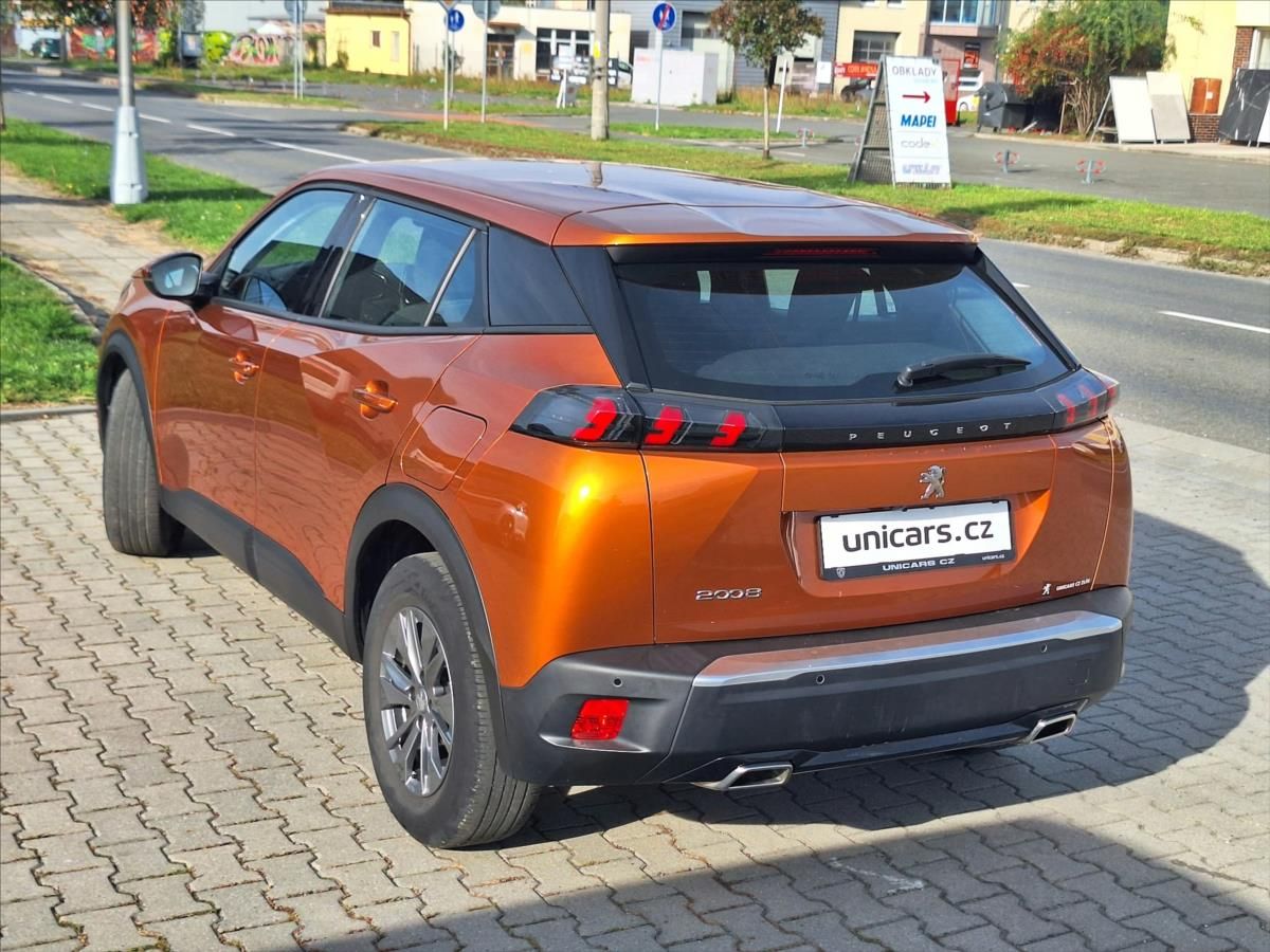 Peugeot 2008, 1,2 PureTech  Active ČR 1maj - fotka 5