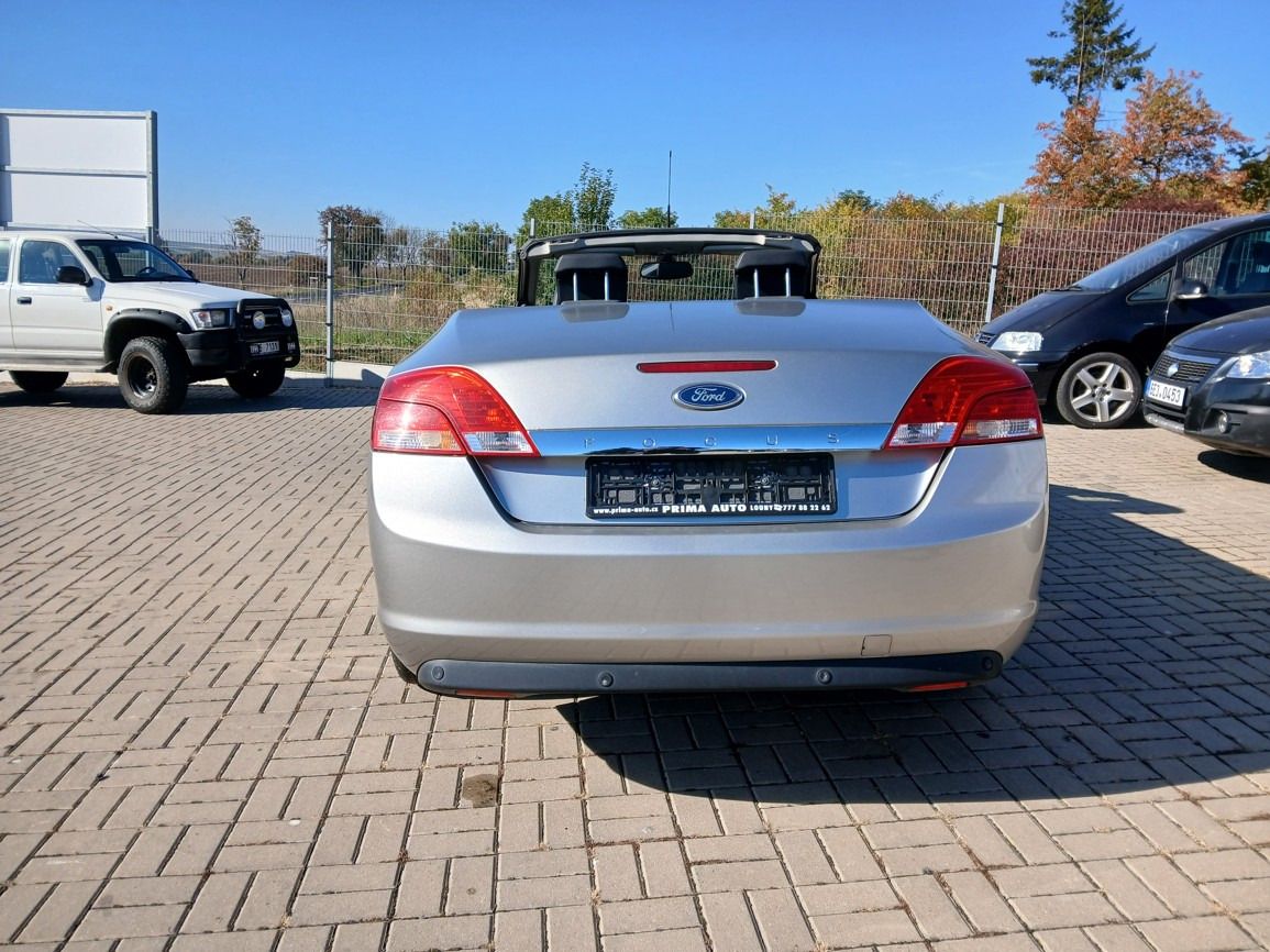Ford Focus, 2,0 Kabriolet Pinifarina - fotka 4