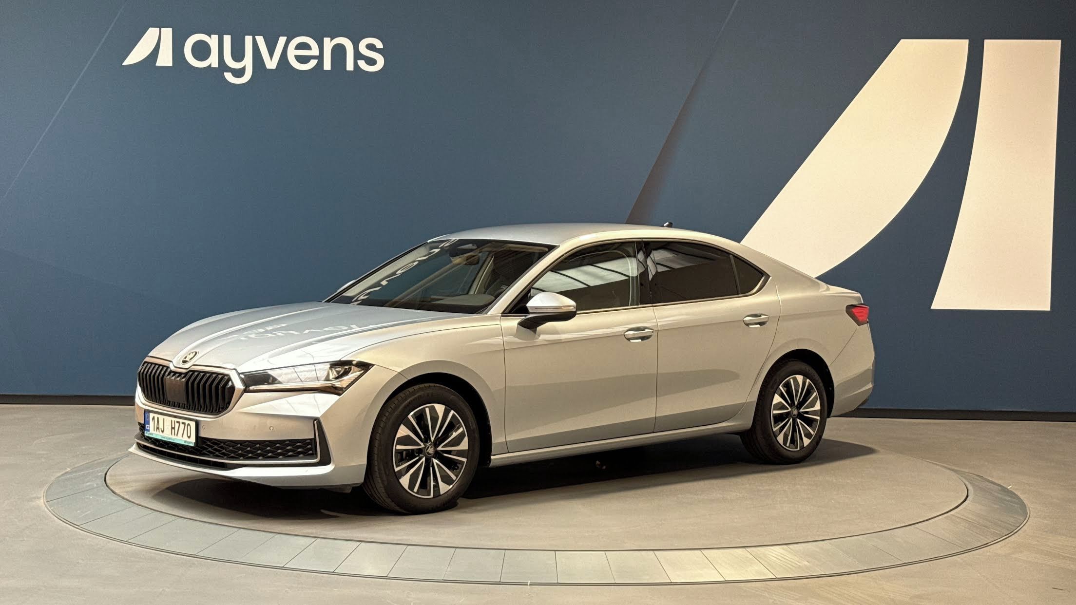 Škoda Superb, 2.0 TSI 150kW Selection DSG - fotka 4