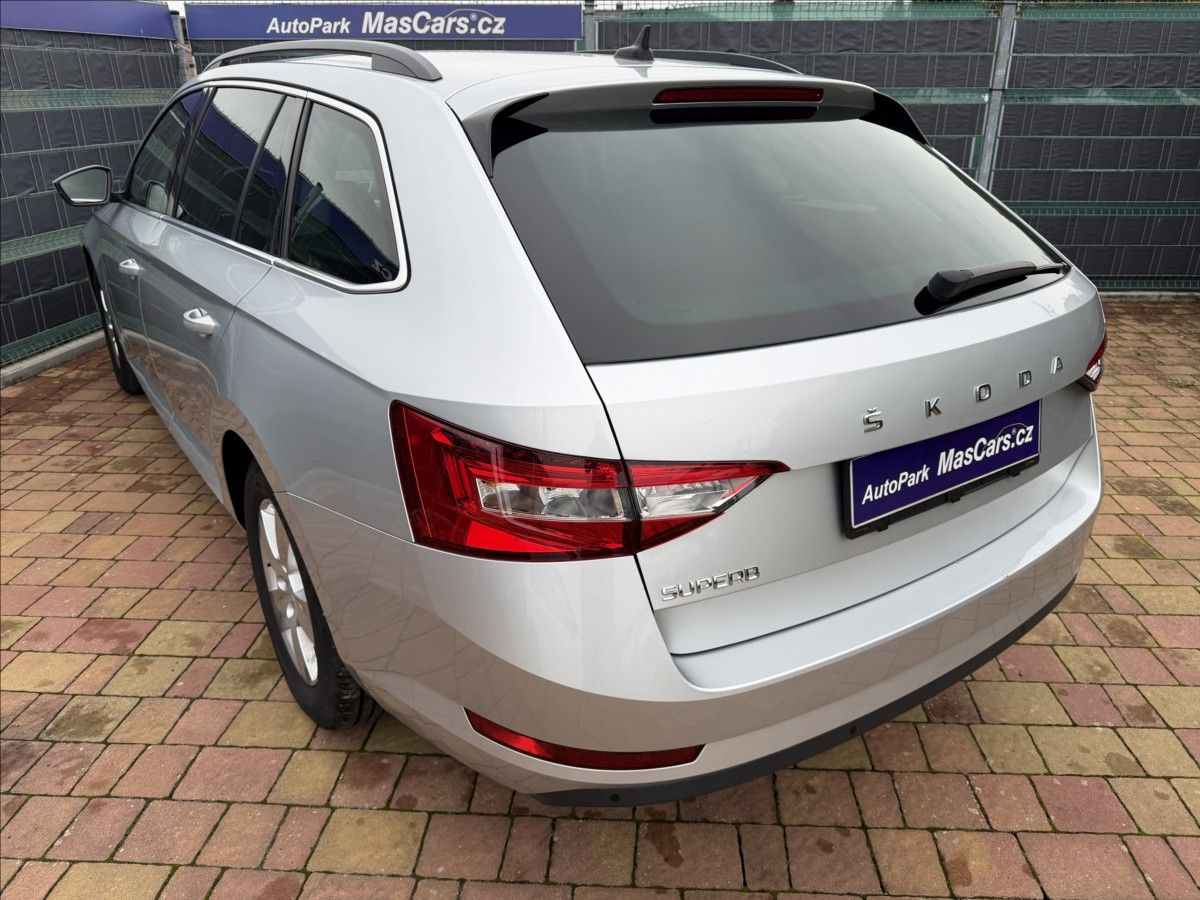Škoda Superb, 2.0 TDI Ambition/Virtual/ACC - fotka 6