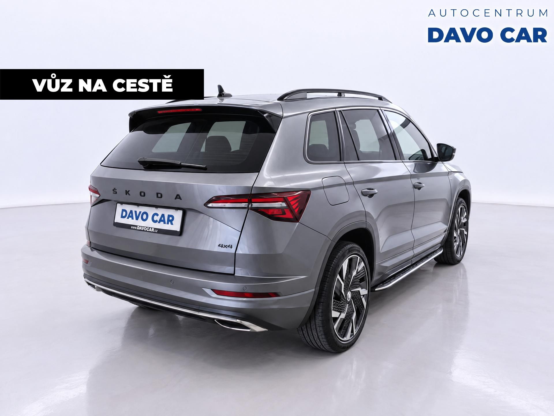 Škoda Karoq, 2,0 TSI 140kW DSG Sportline 4x - fotka 3