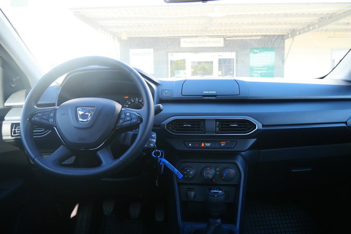Dacia Sandero, 1.0i 49 kW - fotka 6