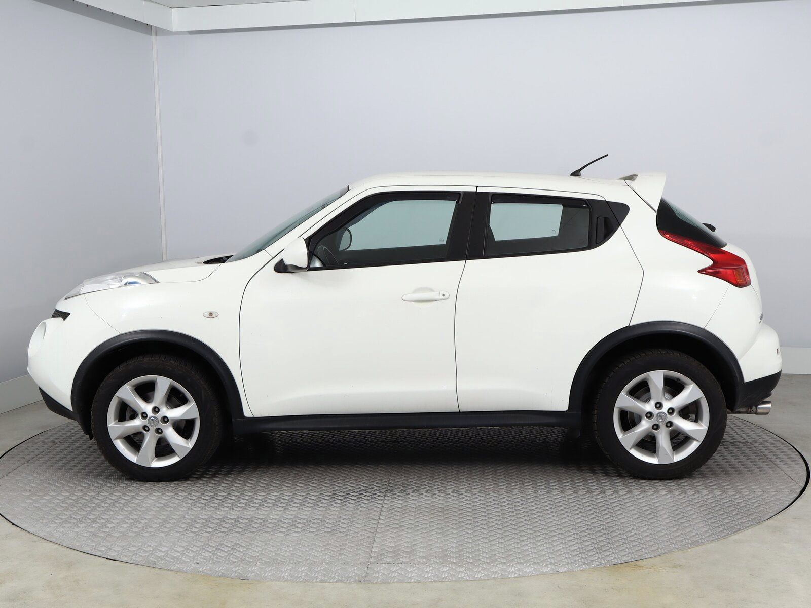 Nissan Juke, 1.6 i, Tempomat - fotka 3