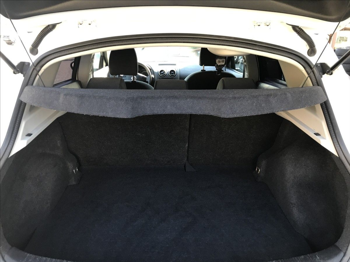 Nissan Qashqai, 1,6 i 86kW MT 4x2 - fotka 6