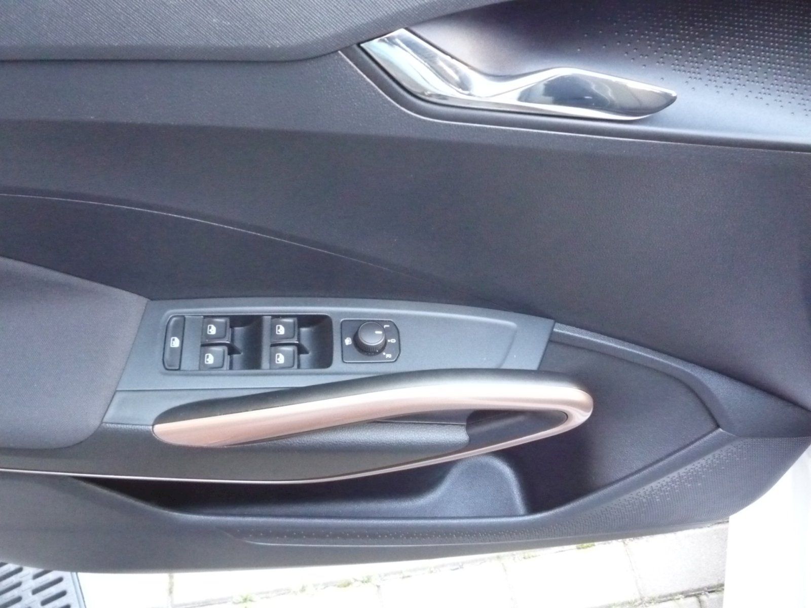 Škoda Fabia, 1,0TSi 81kW STYLE - fotka 6