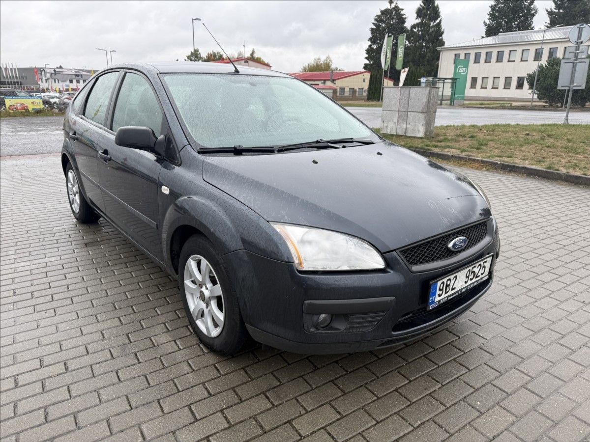 Ford Focus, 1,6 i 16V 74kw Klima Tažné 2sa - fotka 6