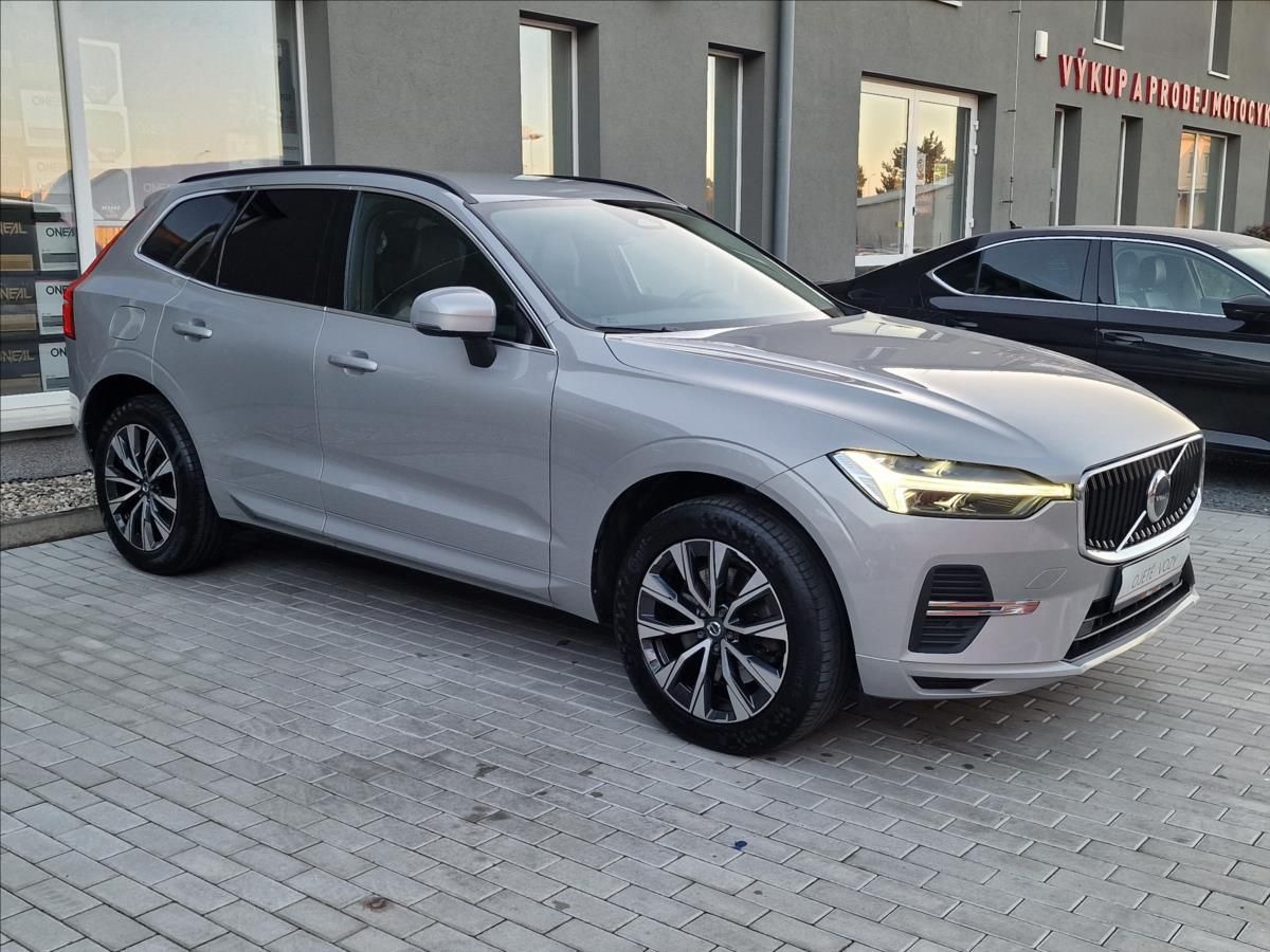 Volvo XC60, B5 AWD Momentum Pro,ČR,1.Maj. - fotka 2