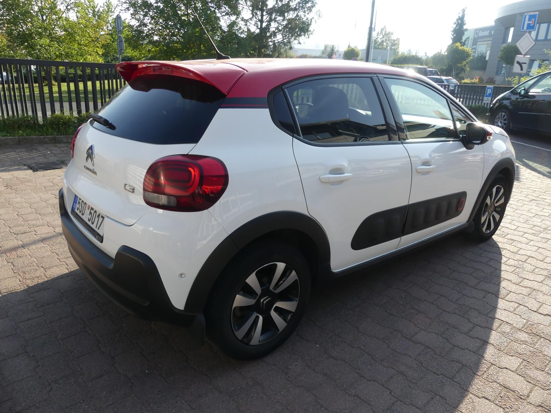 Citroën C3, 1,2 PT 110 EAT6 odečet DPH - fotka 4