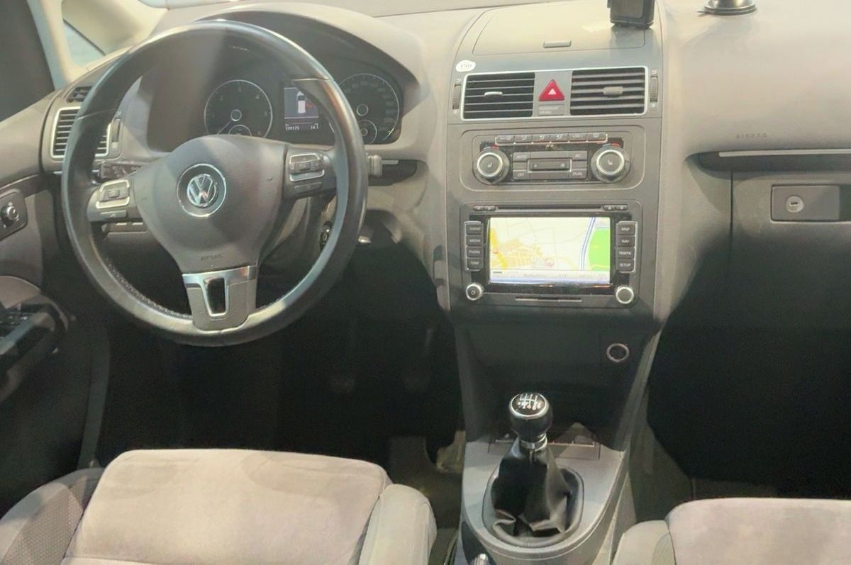 Volkswagen Touran, 2.0Tdi 103KW HIGHLINE BI-XENON - fotka 2