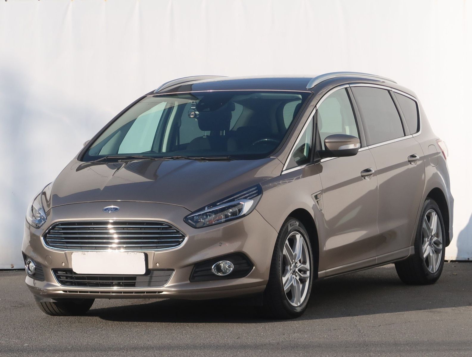 Ford S-MAX, 2.0 EcoBlue, Titanium, Navi - fotka 3