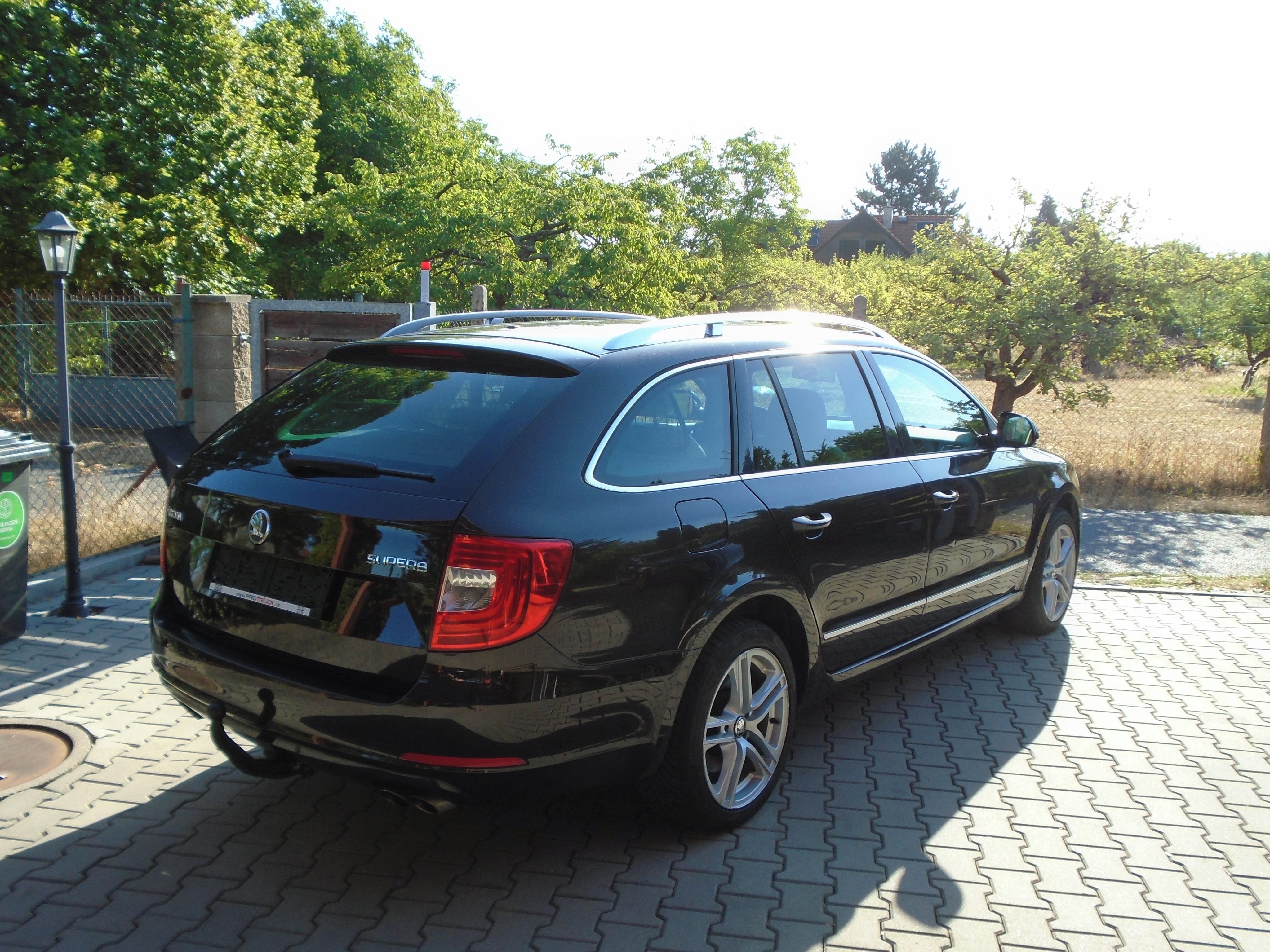 Škoda Superb, 3,6,xenony,4x4,servisováno! - fotka 4