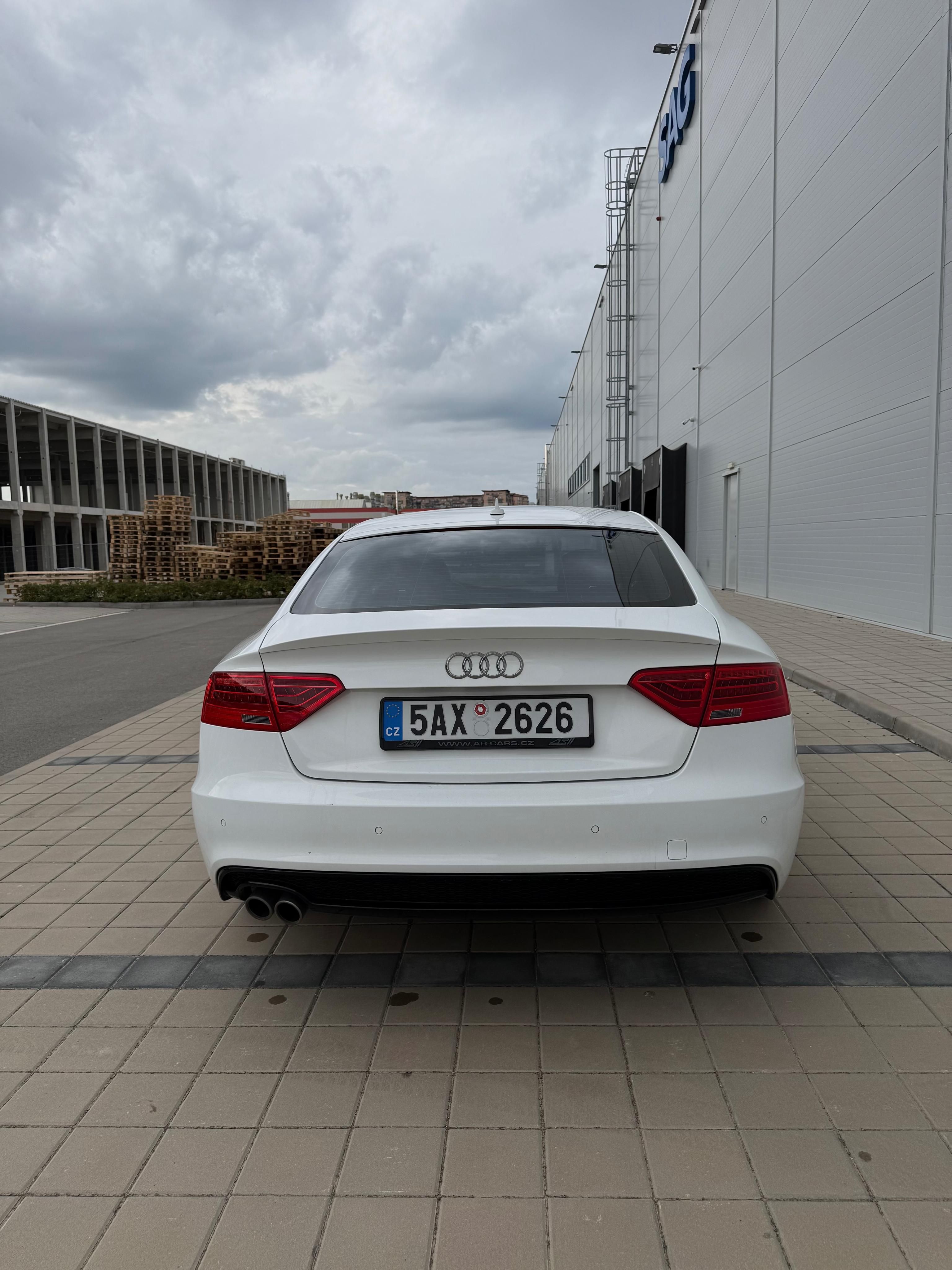 Audi A5, 2.0 TDI 140kw S-line 2 majitel - fotka 5