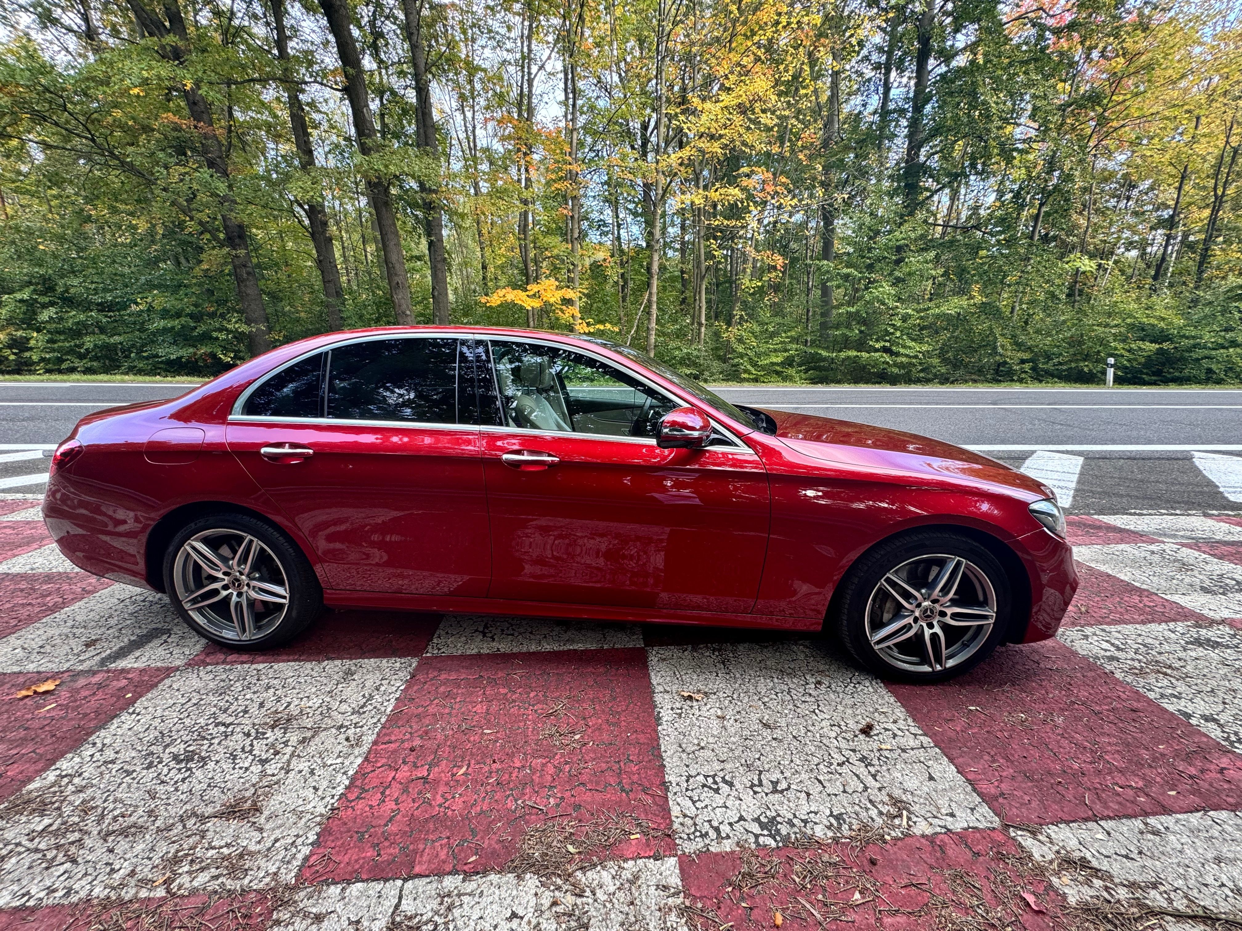 Mercedes-Benz Třídy E, Mercedes-Benz E400 Manufaktur - fotka 5