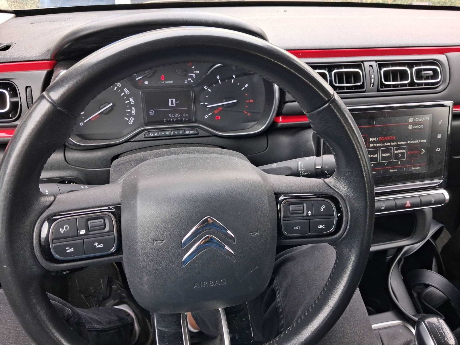 Citroën C3, 1.2 PureTech, Serv.kniha, Navi - fotka 3