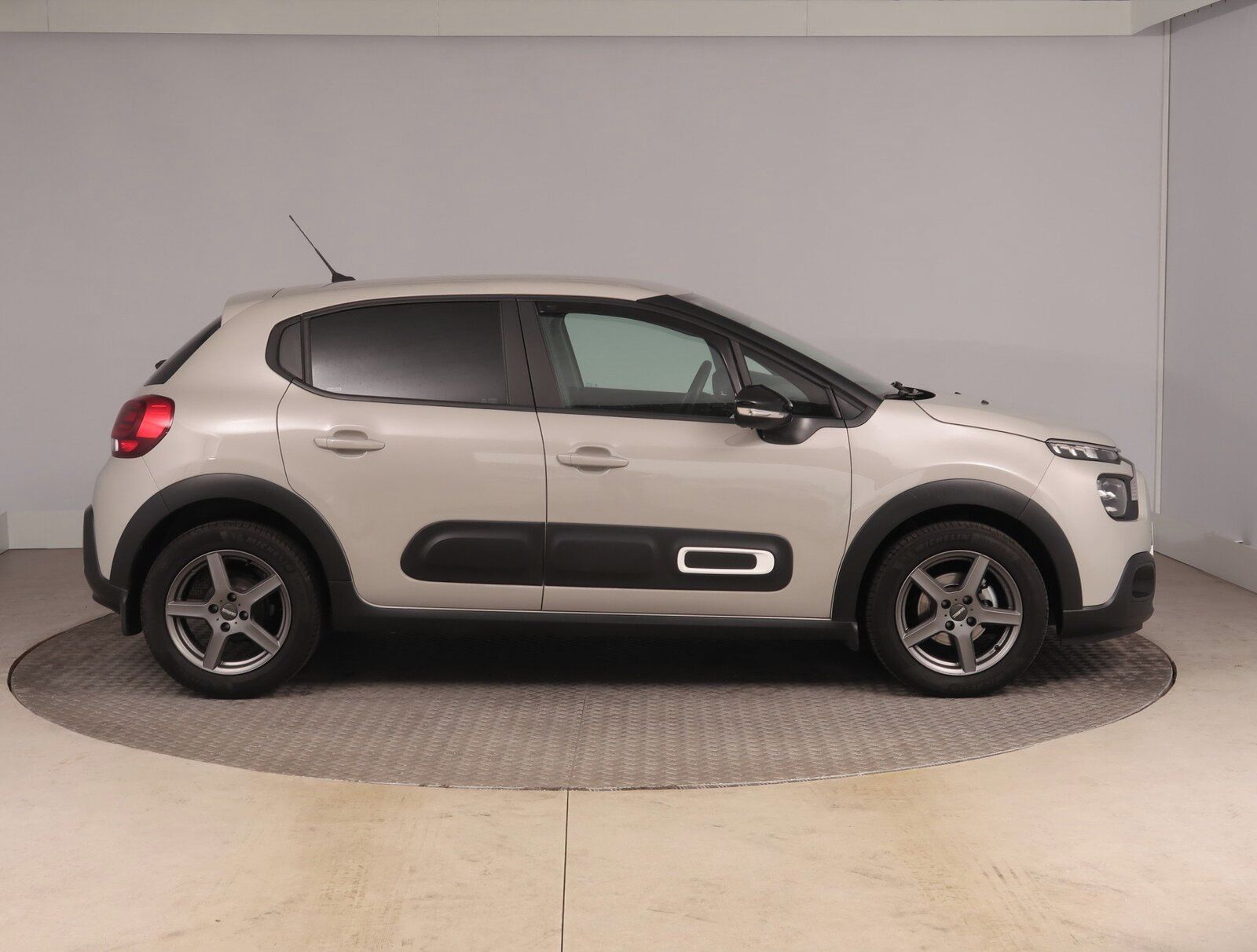 Citroën C3, 1.2 PureTech, Feel Pack, ČR - fotka 6