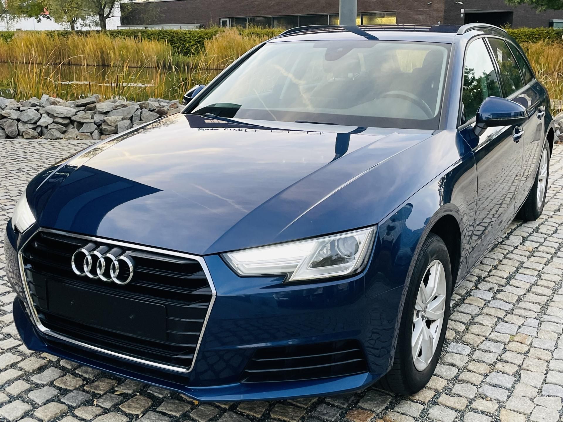 Audi A4, 1.4TFSI MANUÁL TAŽNÉ SERVISKA - fotka 4