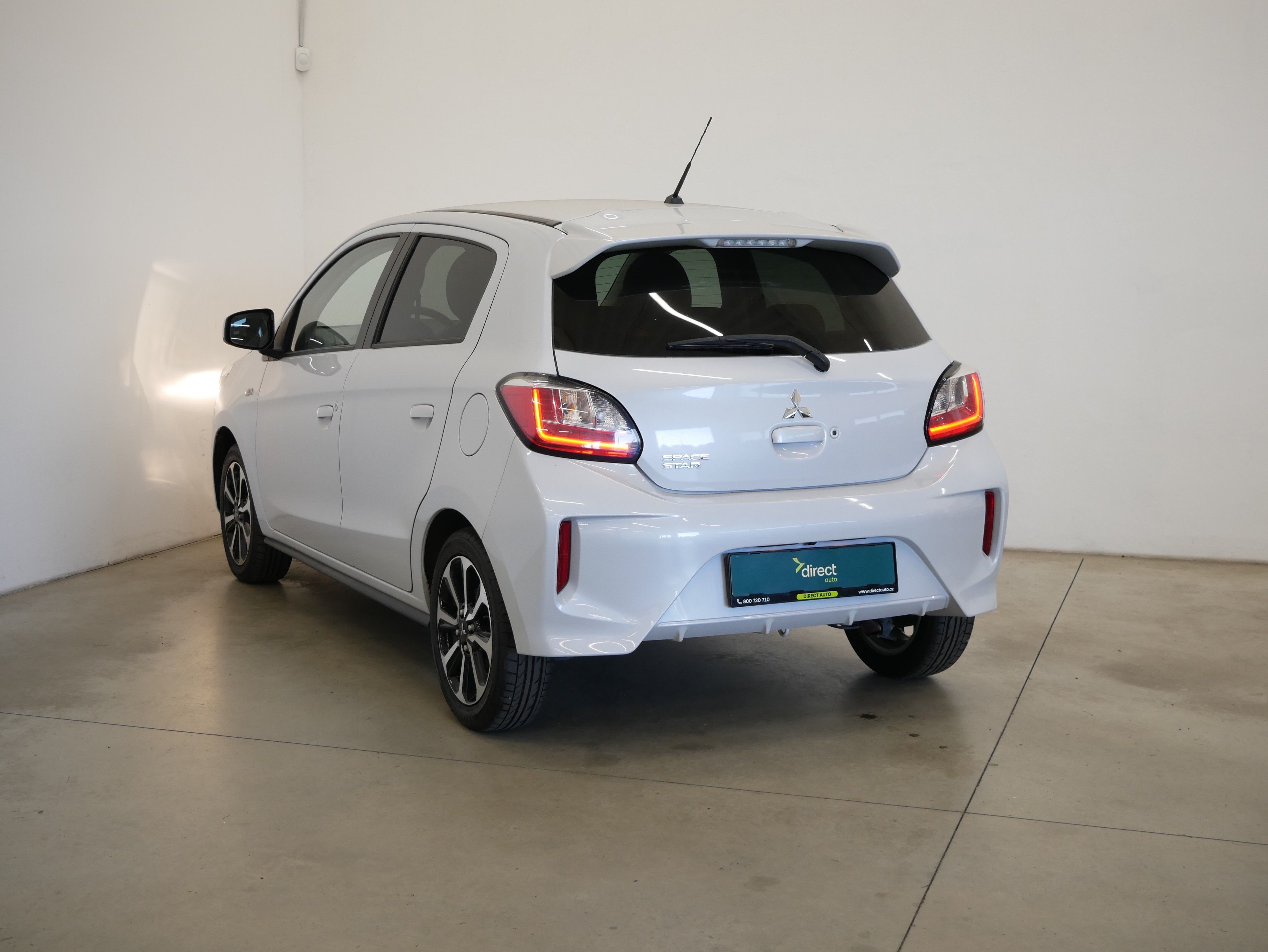 Mitsubishi Space Star, 1.2 MIVEC, 52kW Instyle - fotka 4