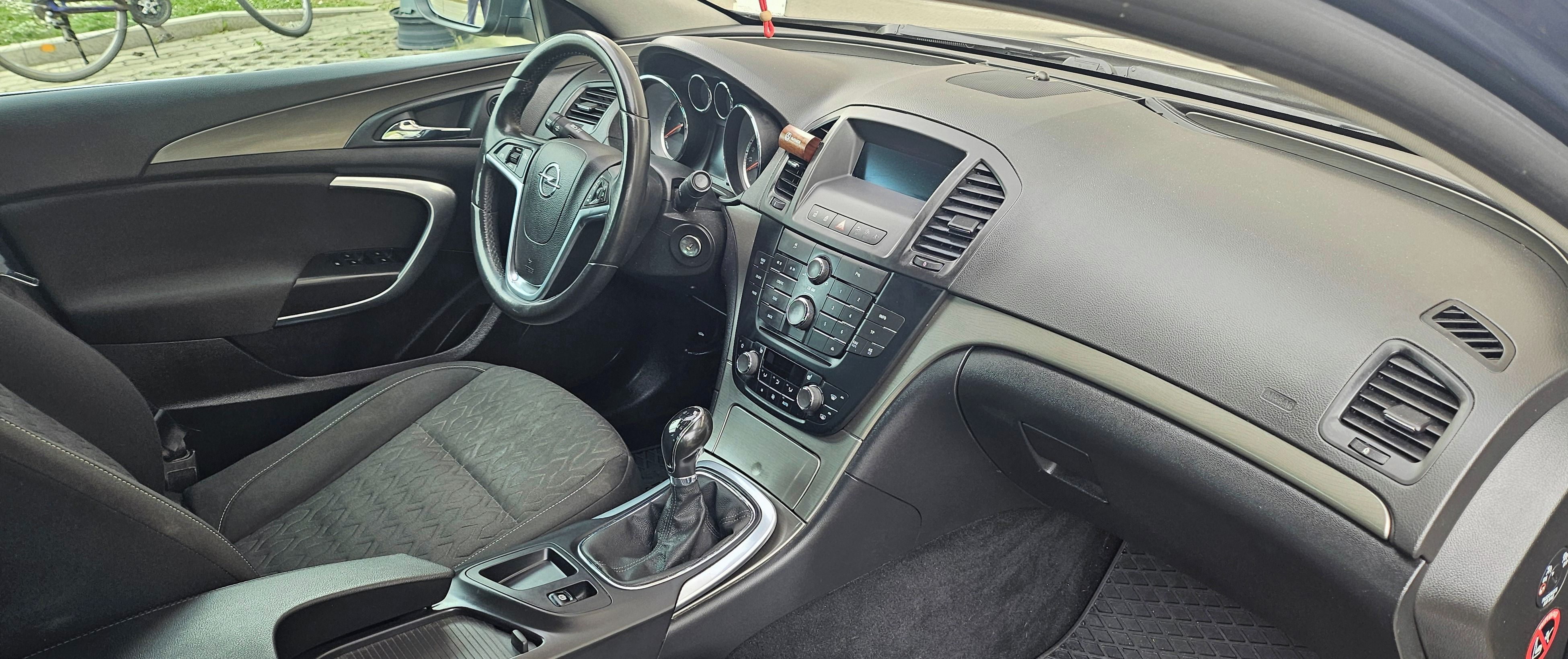 Opel Insignia, 2.0 CDTI + tažné a zimní pneu