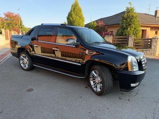 Cadillac Escalade, EXT Premium
