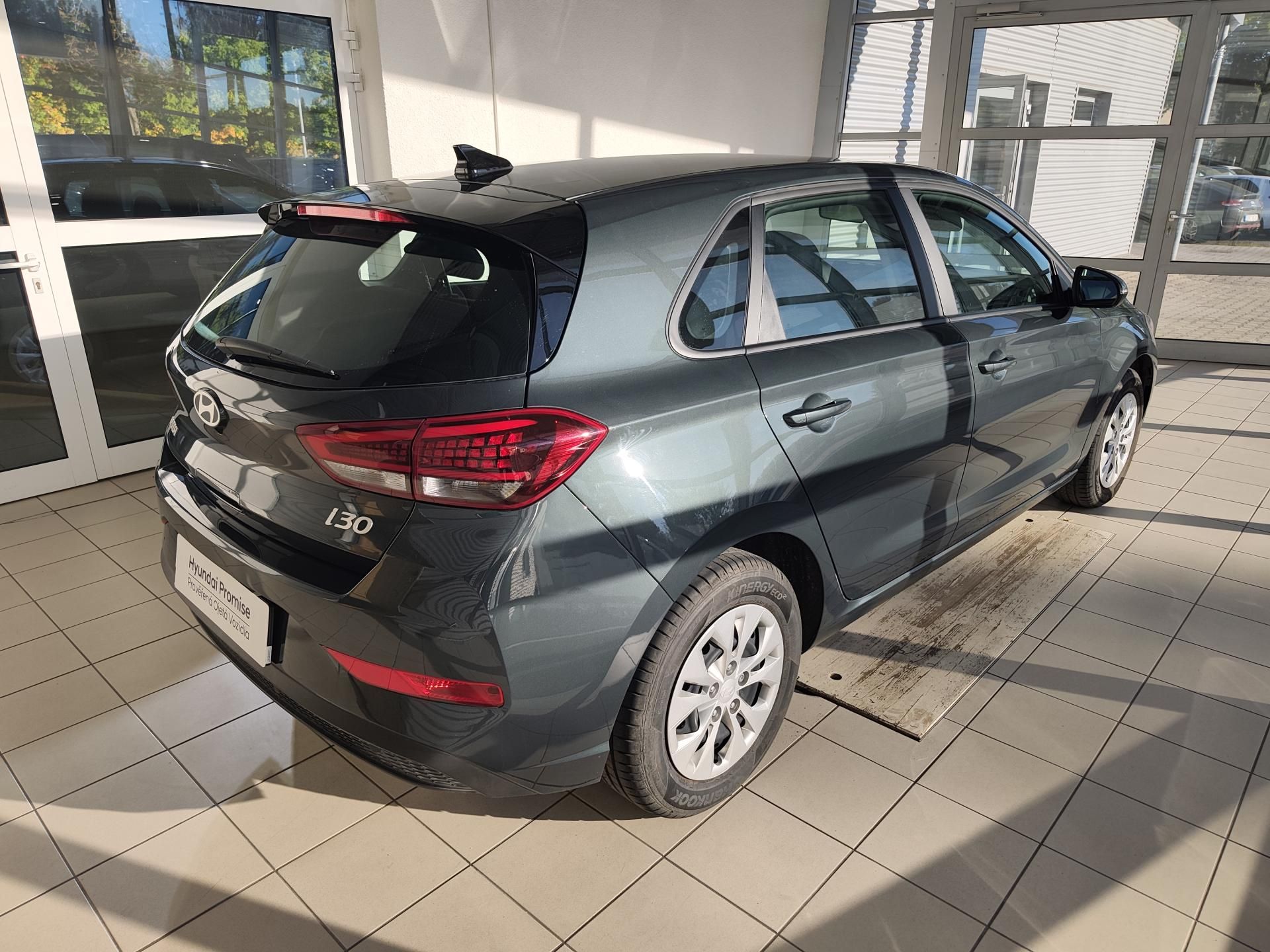 Hyundai i30, 1.5i 71kW MT Comfort - fotka 4