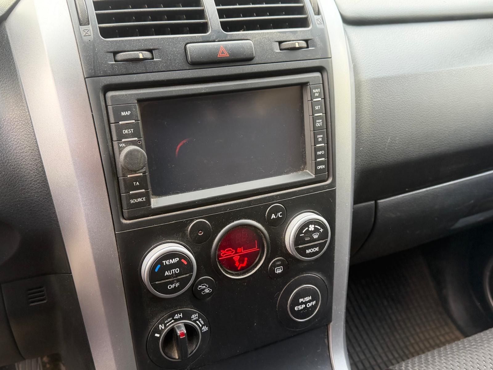 Suzuki Grand Vitara, 2.4i-4X4-XEN.TAŽNÉ.KLIMATRONIK - fotka 6