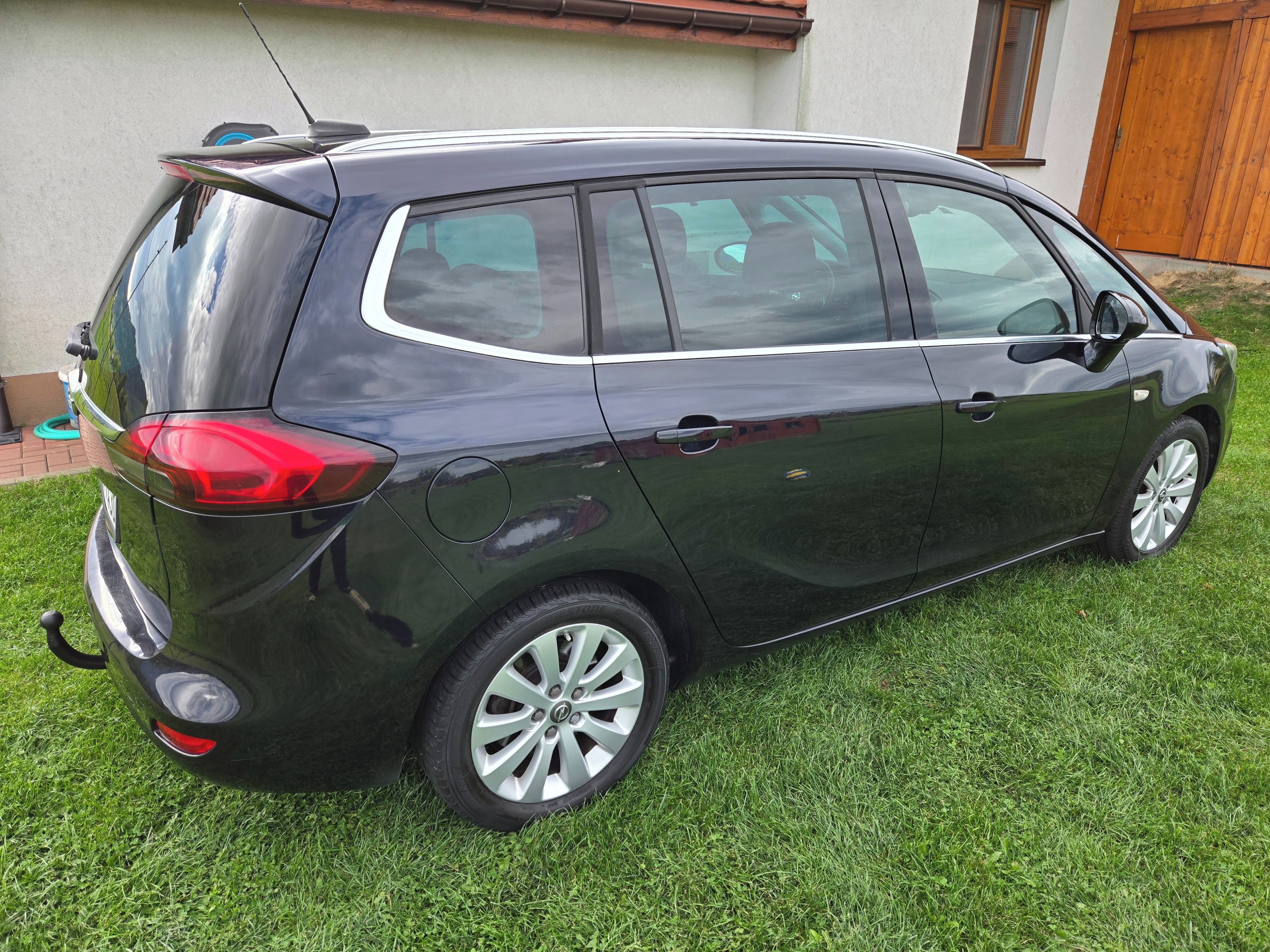 Opel Zafira, 1.6 Benzín (100 kW) | 7 míst - fotka 3