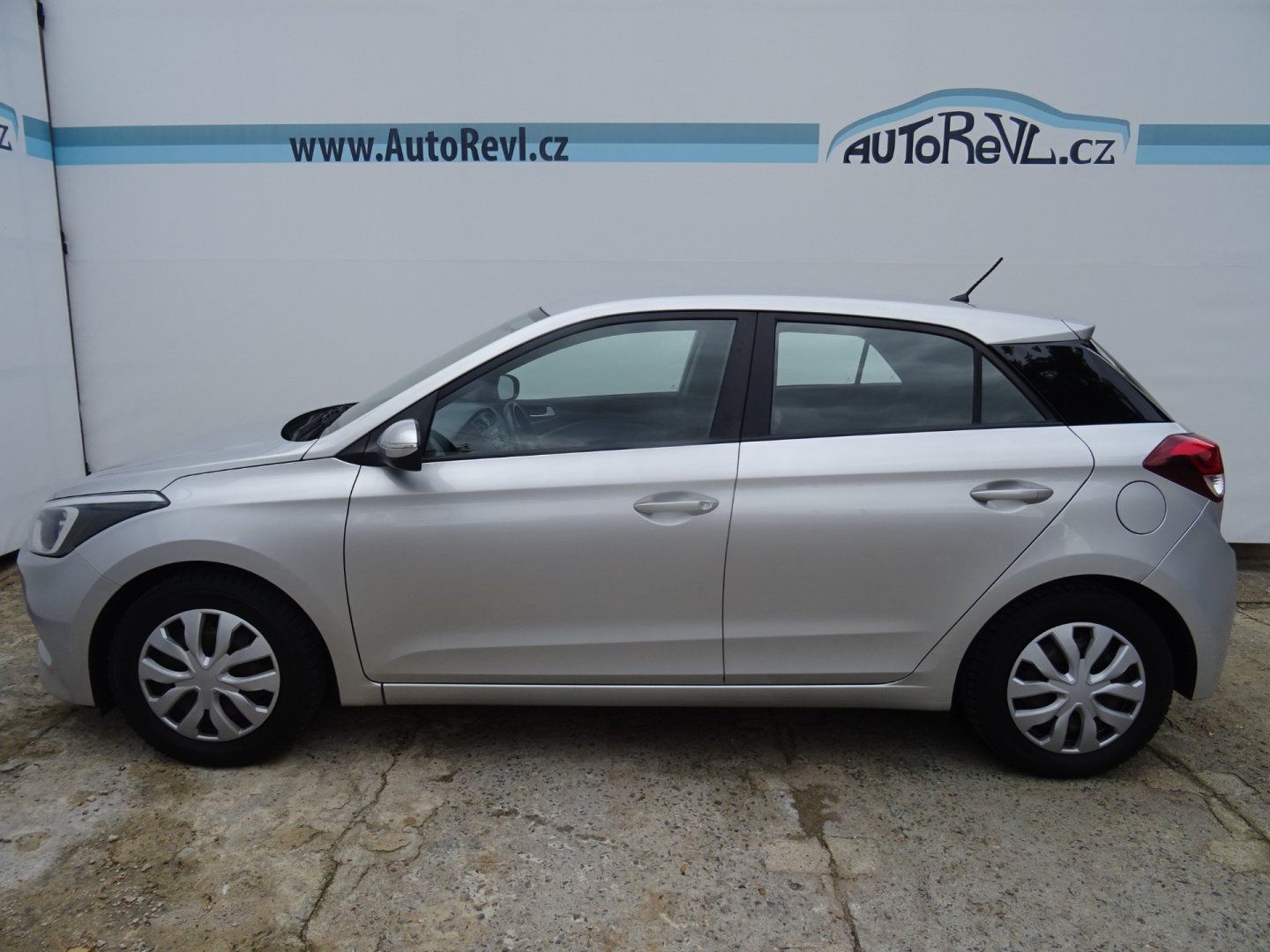 Hyundai i20, 1.2i,1majČR,s.kniha,klima - fotka 6