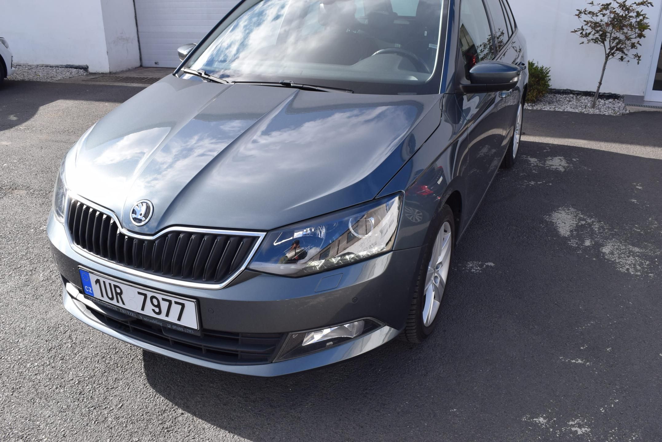 Škoda Fabia, 1.2TSI 81kw DSG JOY NAVI APP - fotka 2