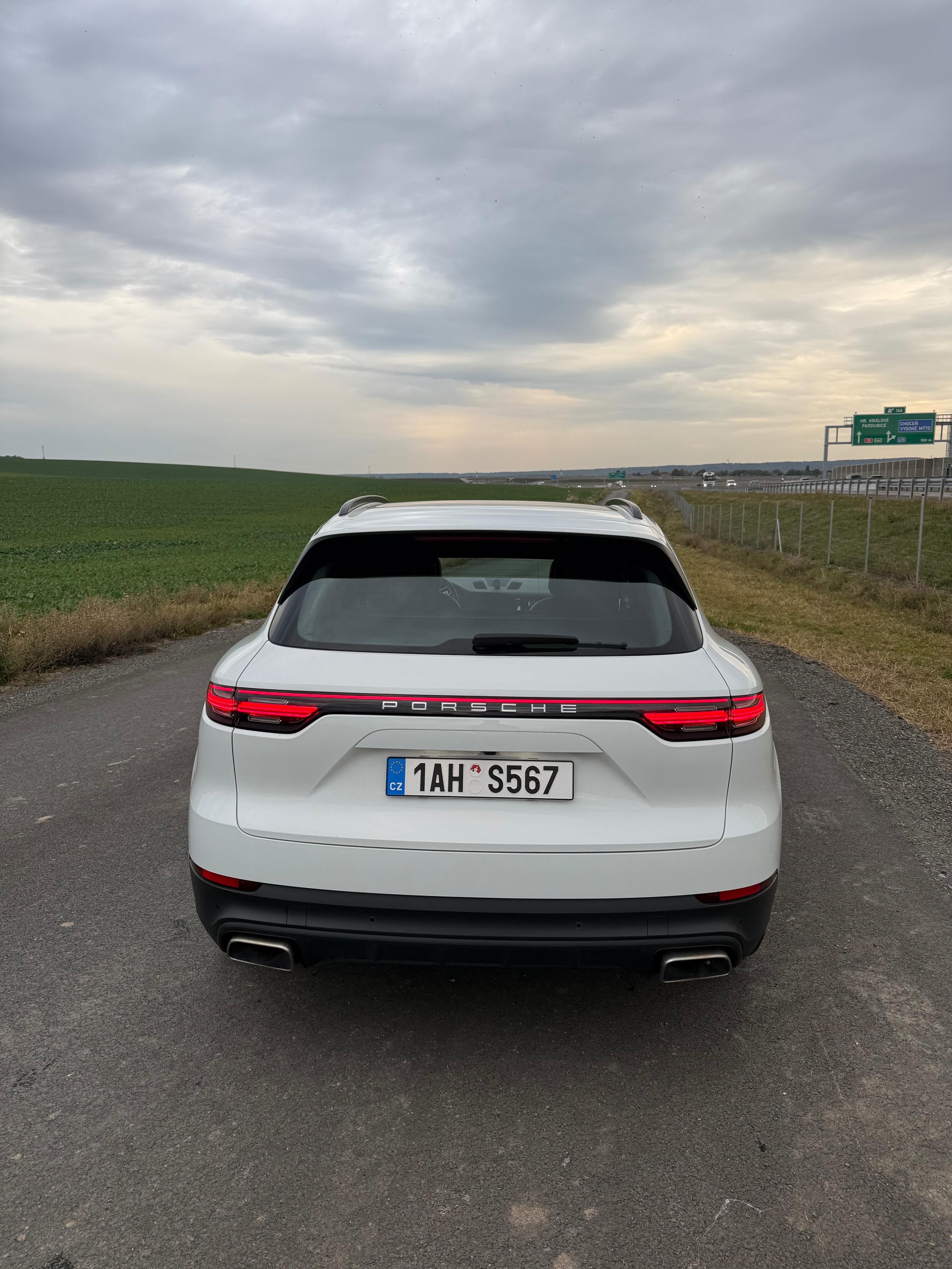 Porsche Cayenne, servis pouze Porsche, 2x kola - fotka 4