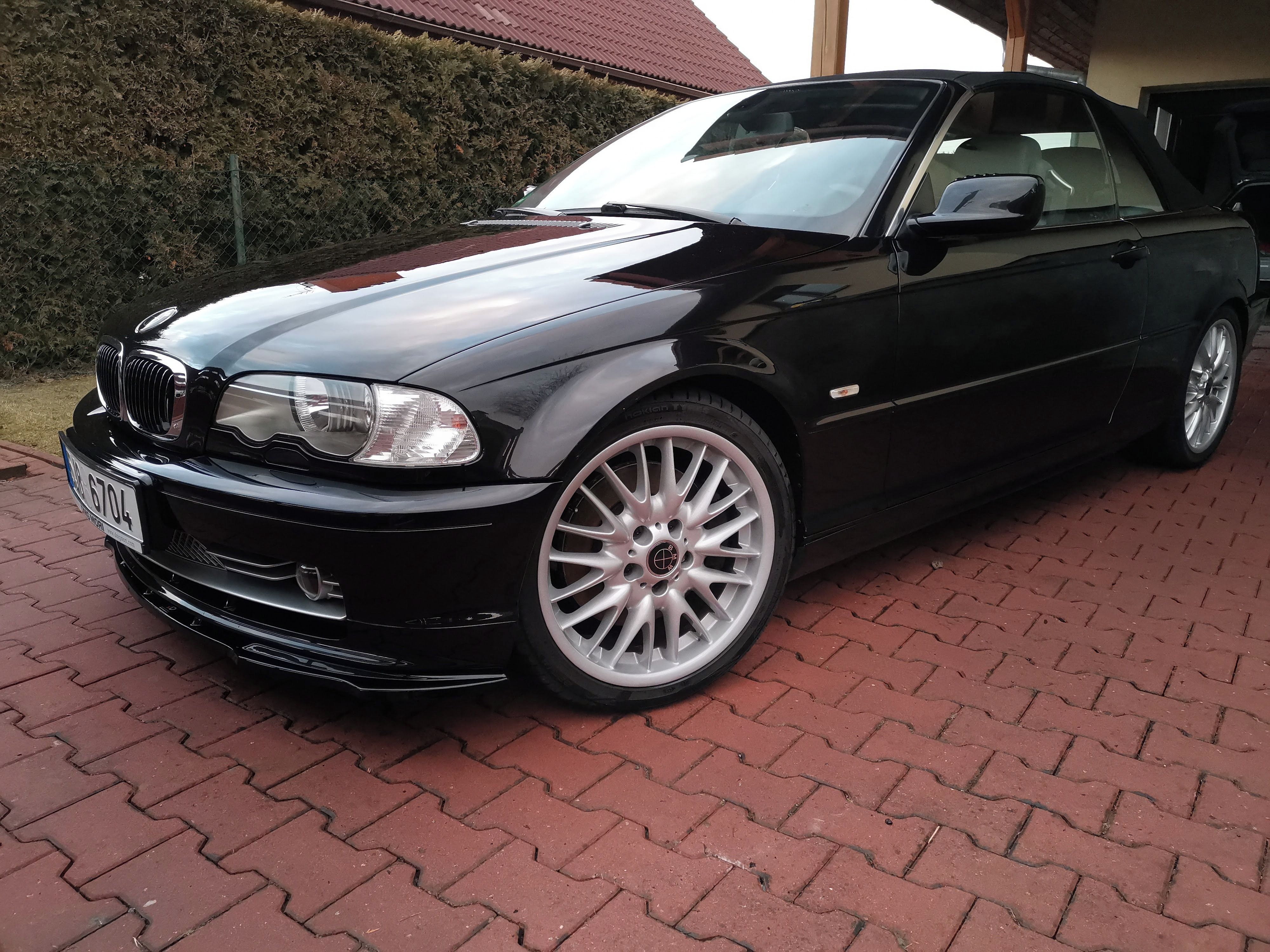 BMW Řada 3, BMW e46 330 kabrio