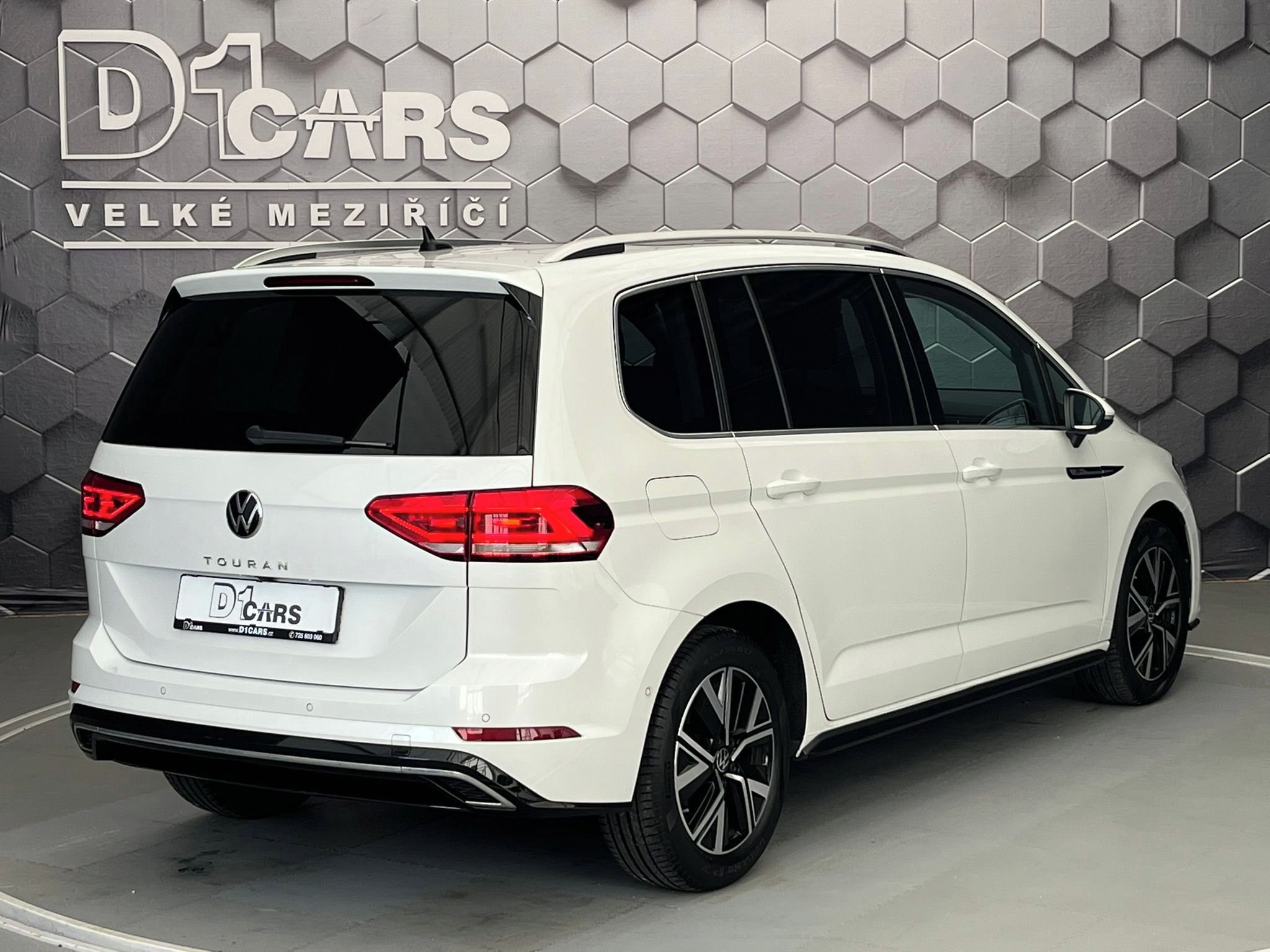 Volkswagen Touran, Highline 1.5TSI 110kW DSG - fotka 5