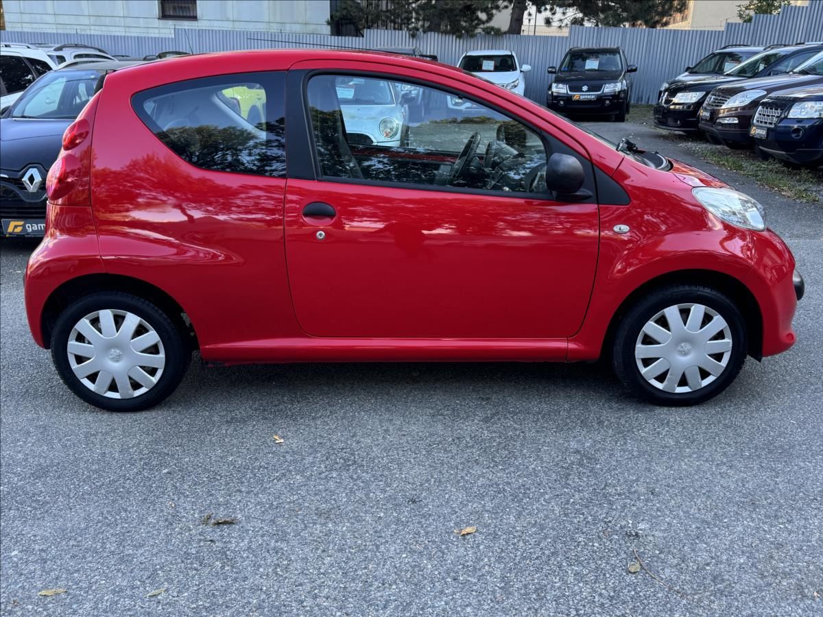 Peugeot 107, 1,0 1.majitel ČR. STK 28+ - fotka 4