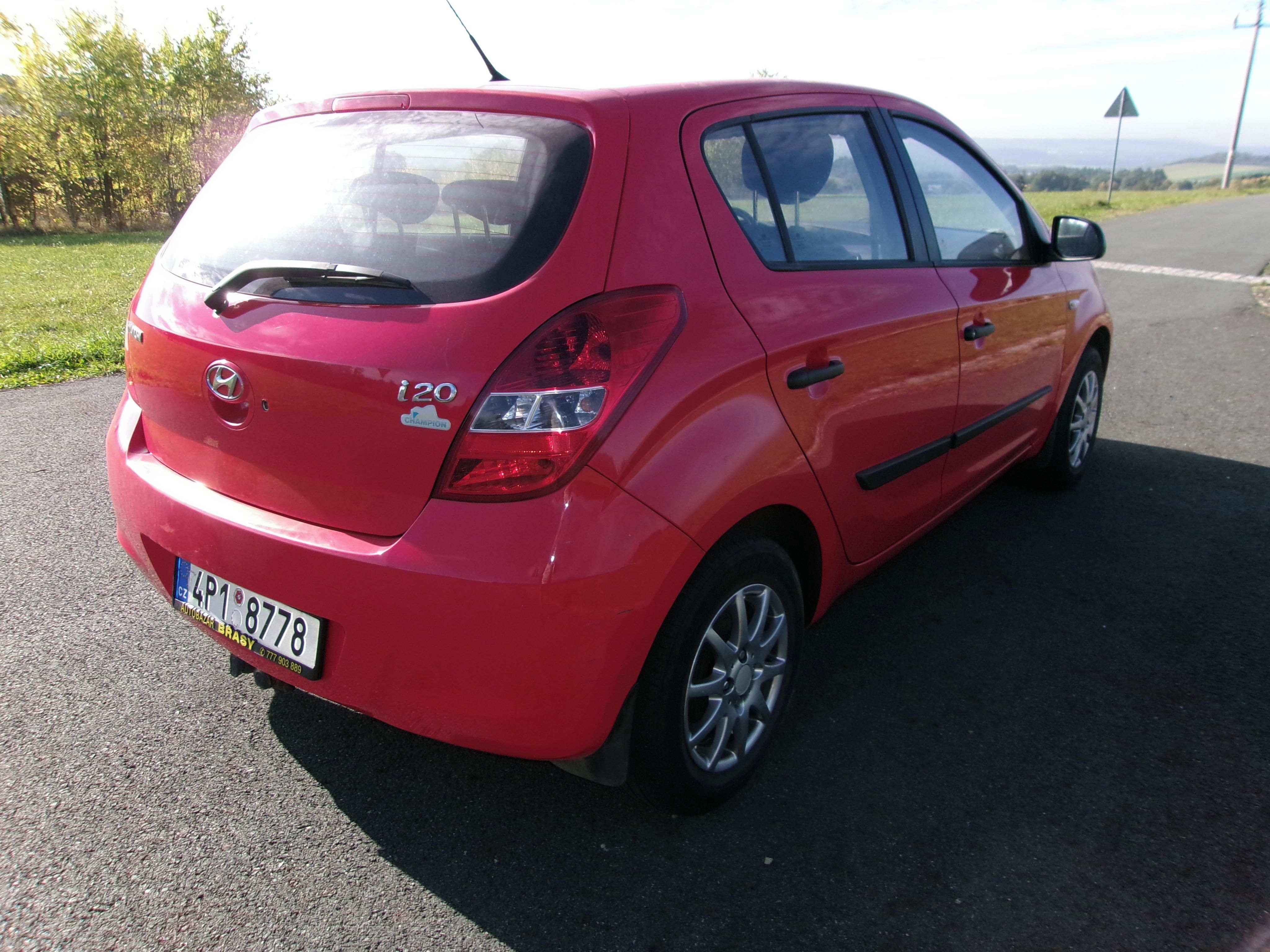 Hyundai i20, 1,2 85 000 KM 2 majitel - fotka 5