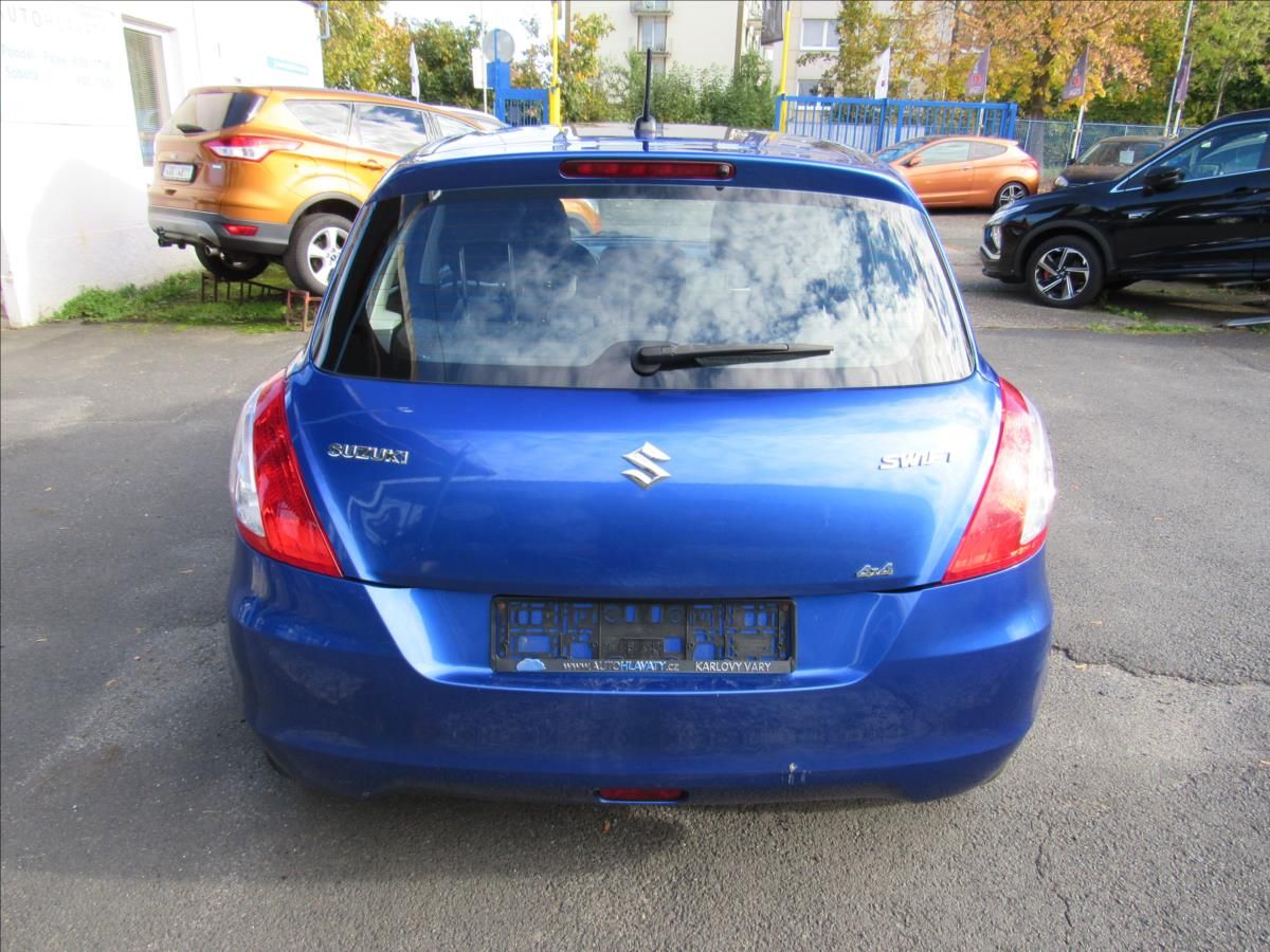 Suzuki Swift, 1,2 i 69kW 4x4 - fotka 5