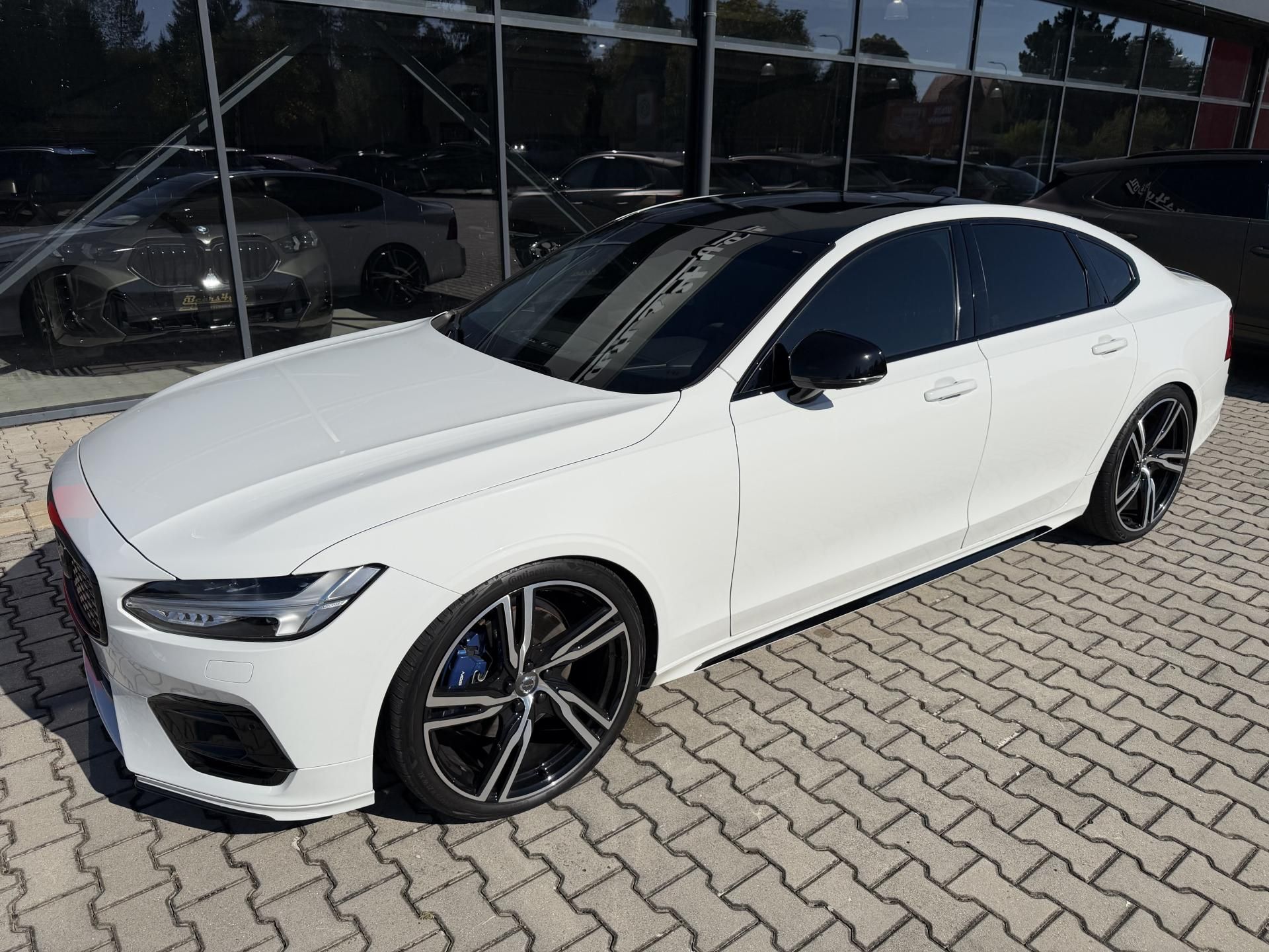 Volvo S90, 228kW T6 AWD R-DESIGN HUD K360 - fotka 2