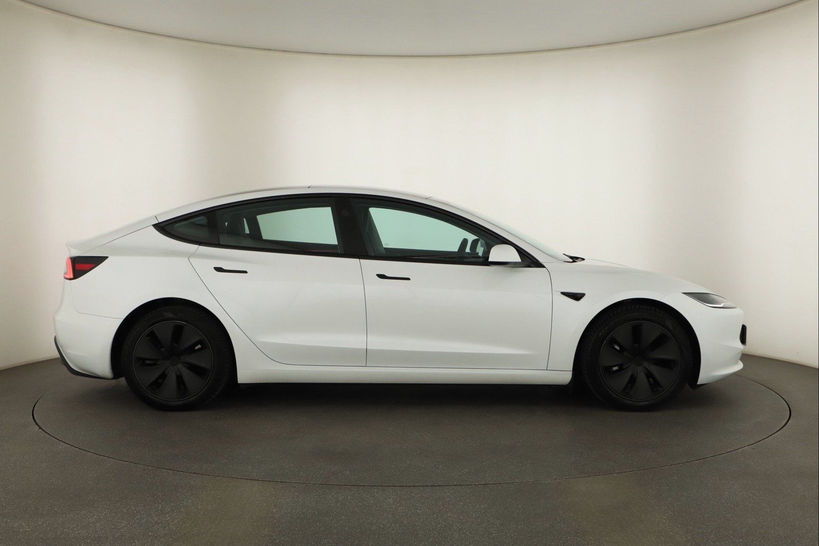 Tesla Model 3, Standard Range LFP, SoH 95% - fotka 6