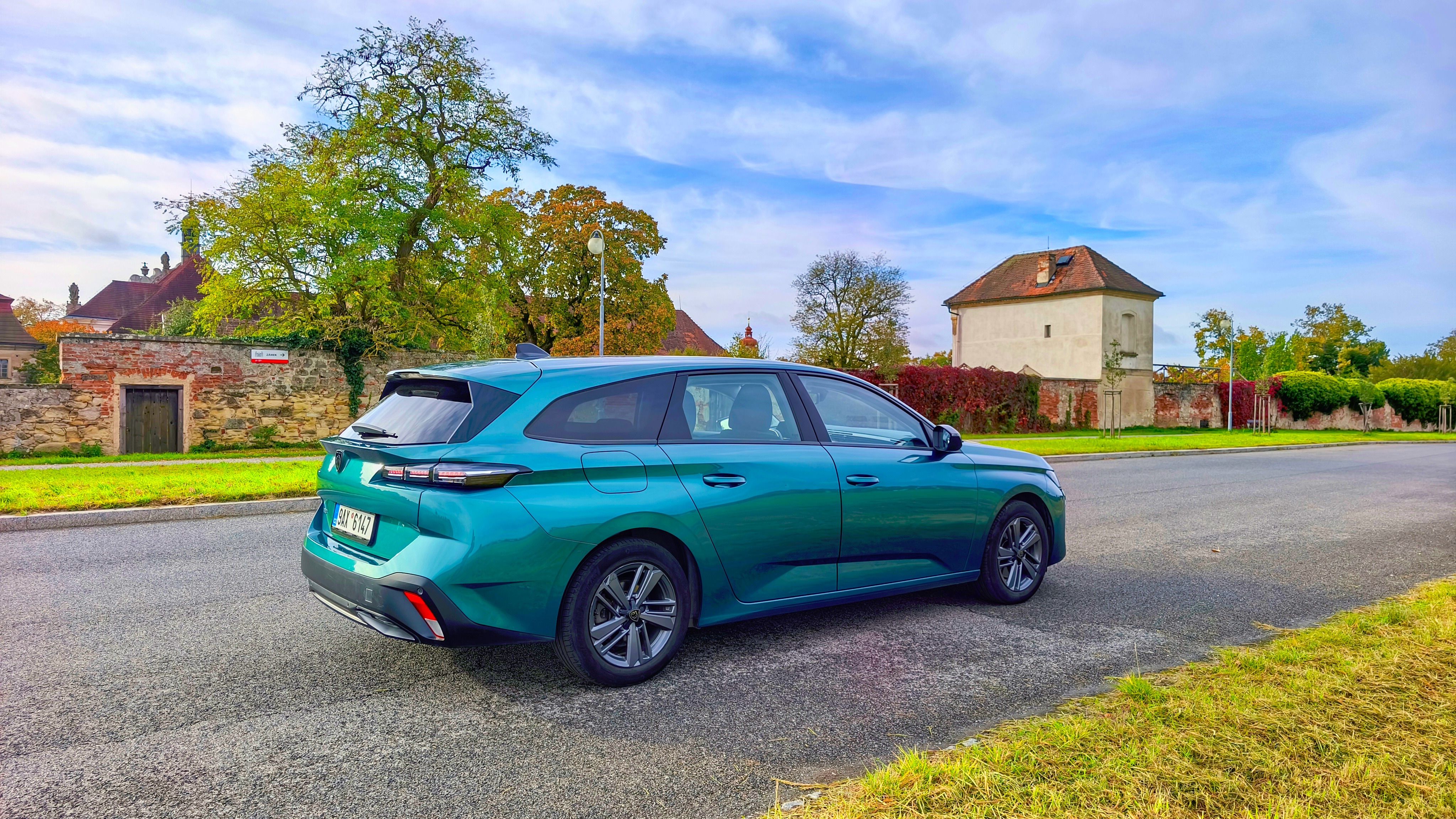 Peugeot 308, 308SW 1.5 BlueHDI AT8 Allrue - fotka 4