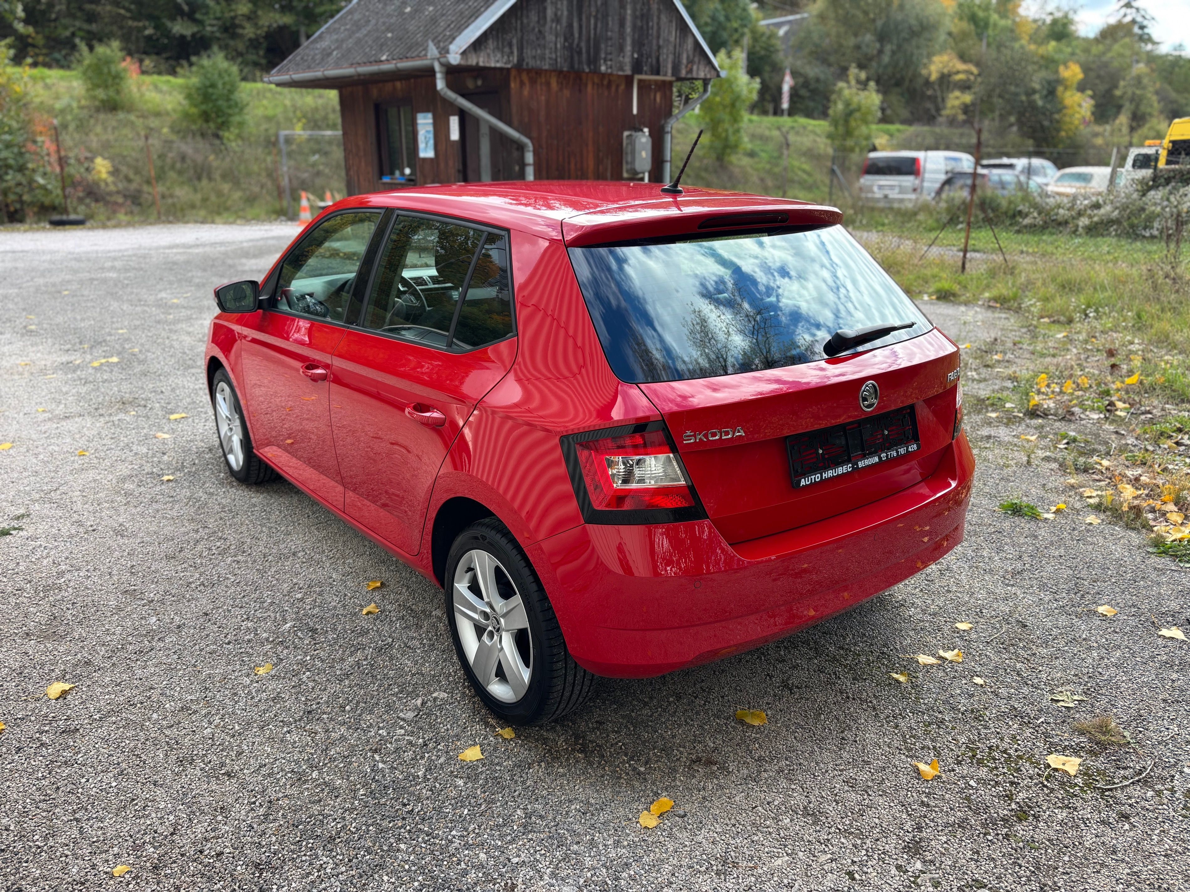 Škoda Fabia, 1.0 MPI NEHAV. ALU PARK.SENZOR - fotka 4