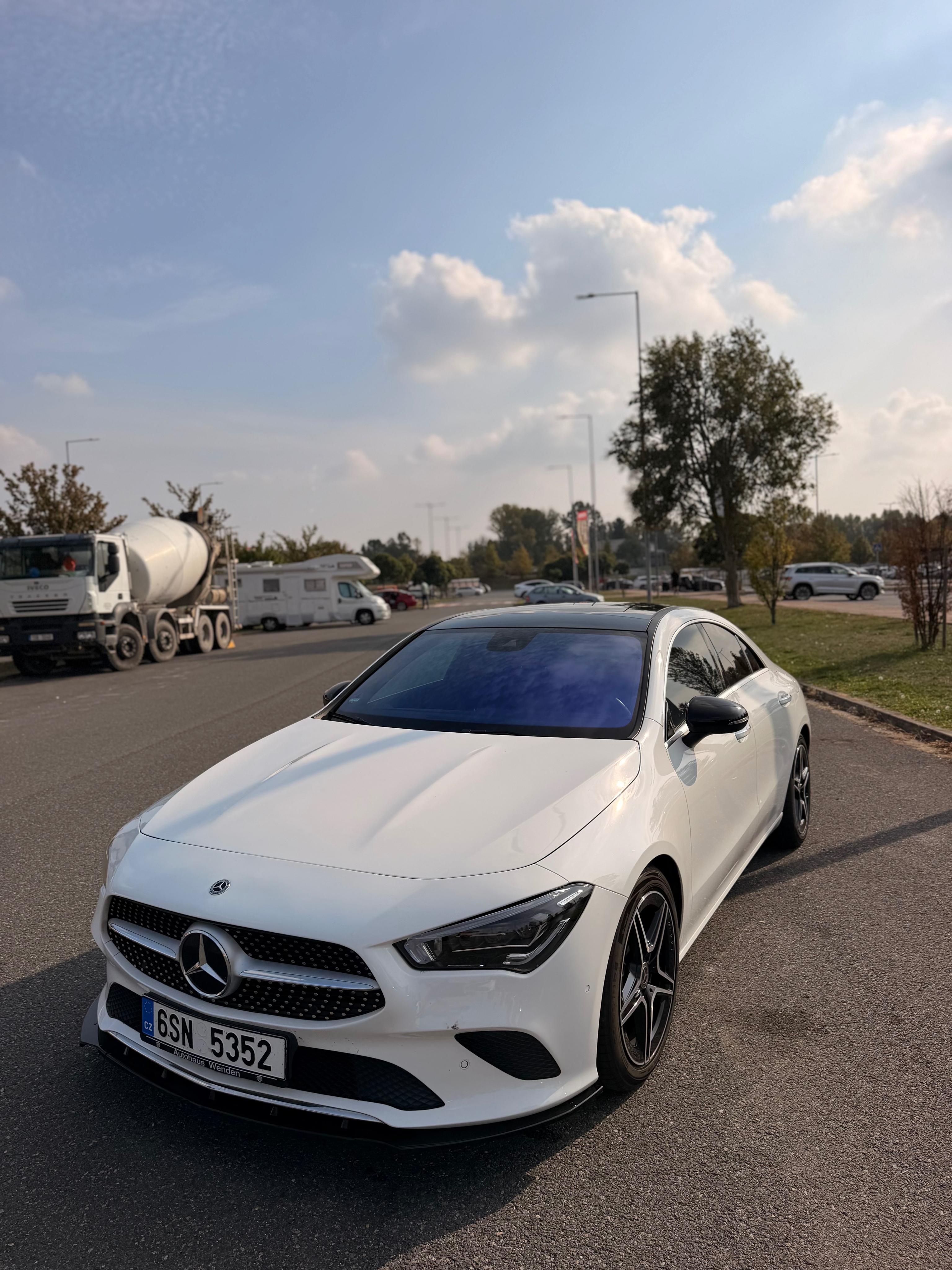 Mercedes-Benz CLA, Mercedes-Benz CLA 200, benzín