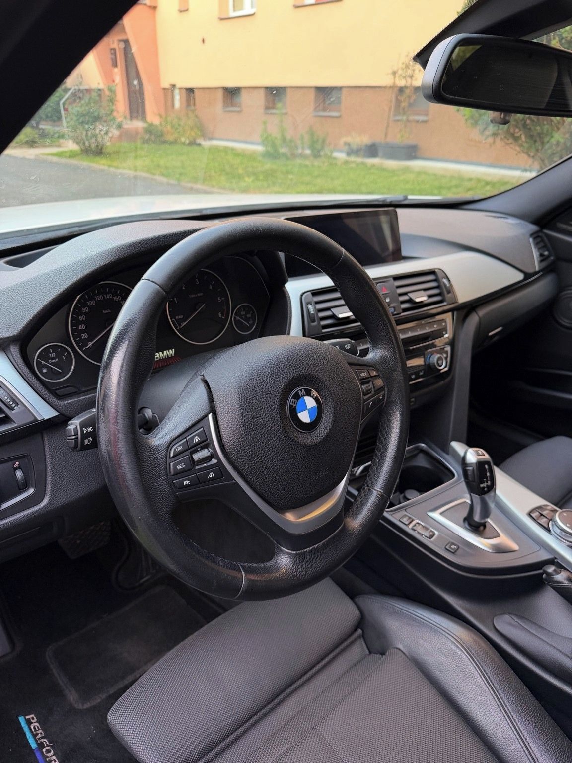 BMW Řada 3, BMW 320d xDrive – 140 kW - fotka 3
