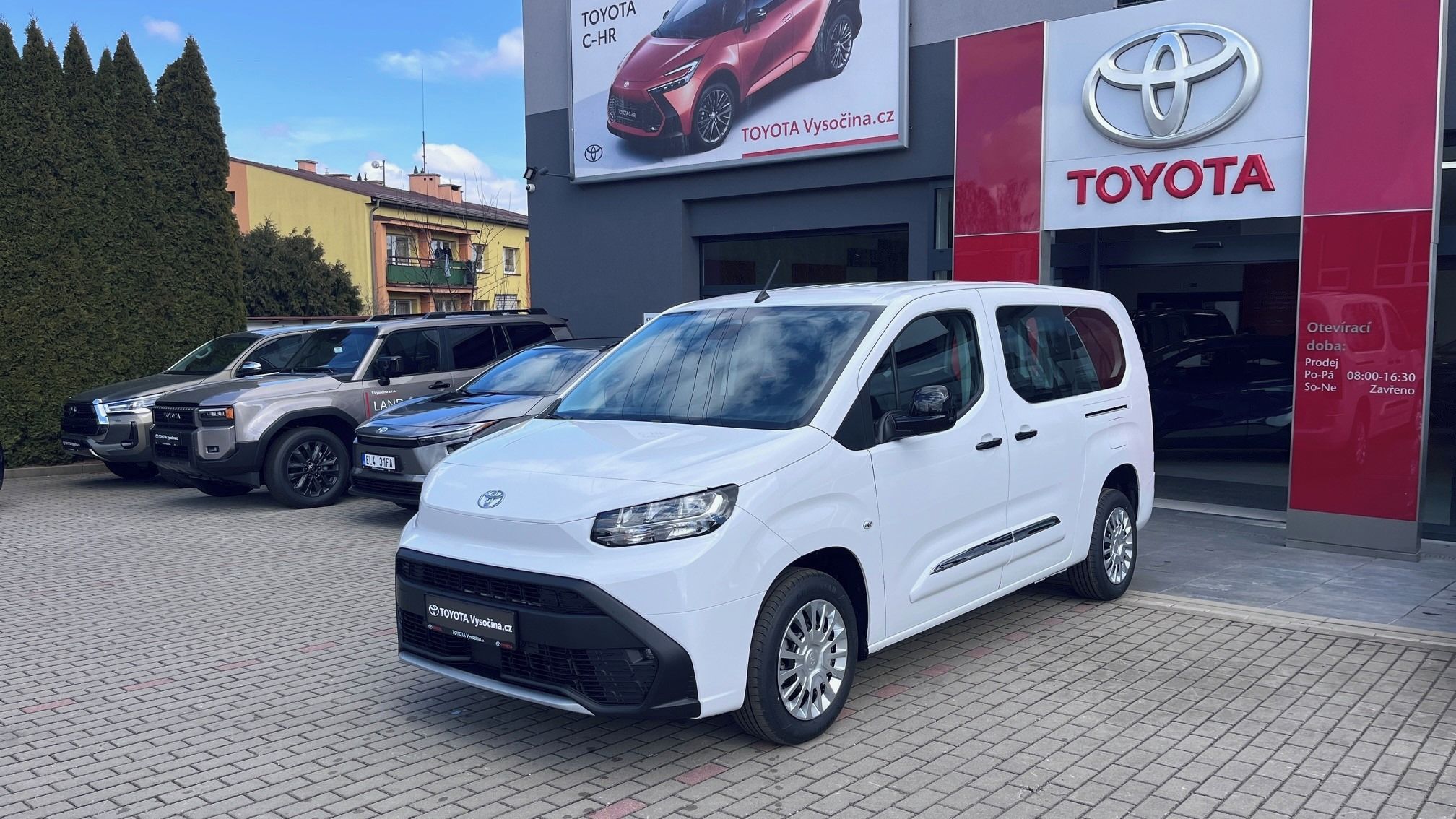 Toyota Proace City Verso, 1,2i 110 PS Short Busines - fotka 3