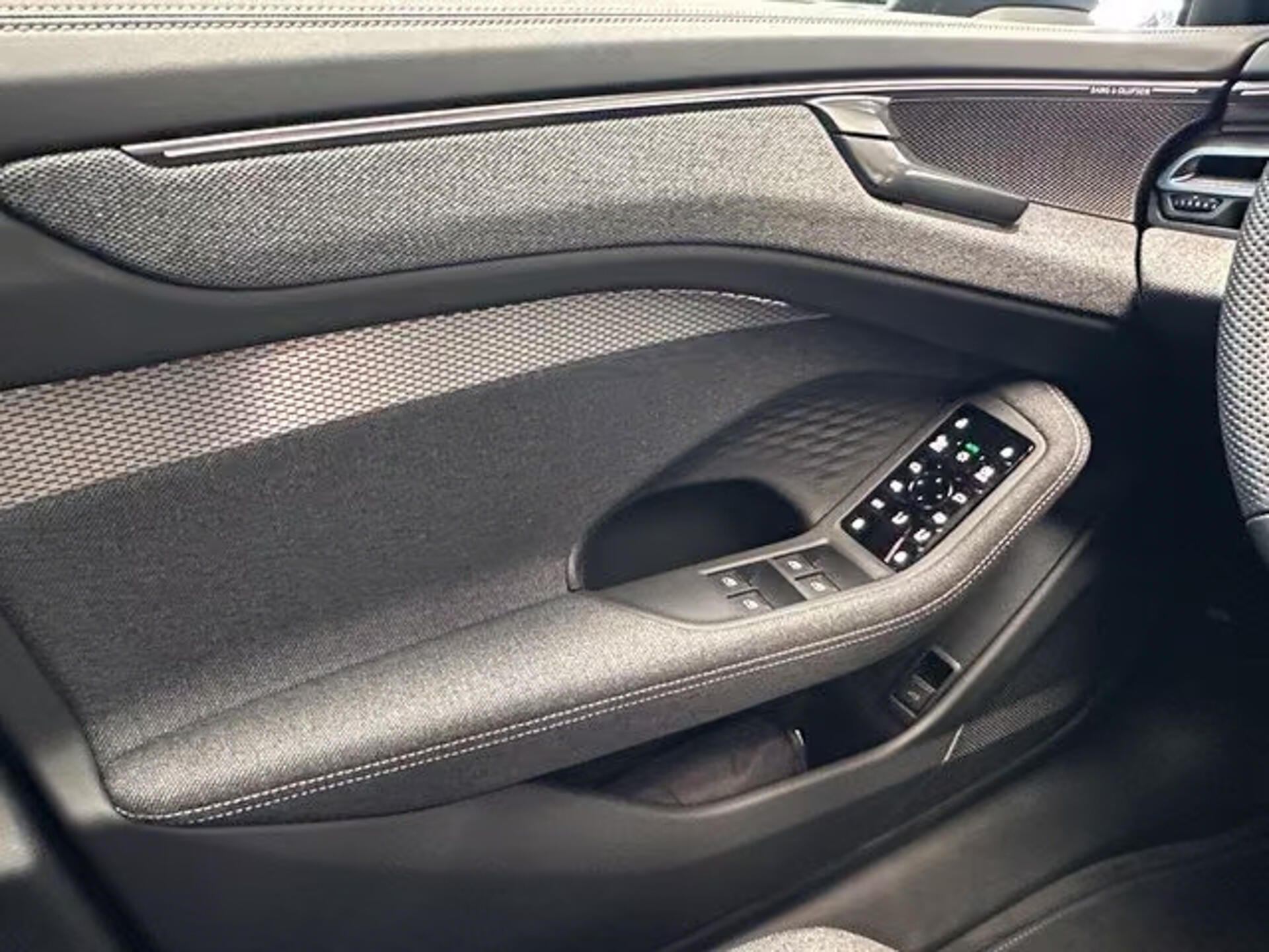 Audi A6, TDI S-Line HuD Pano 360 Vzduch - fotka 6