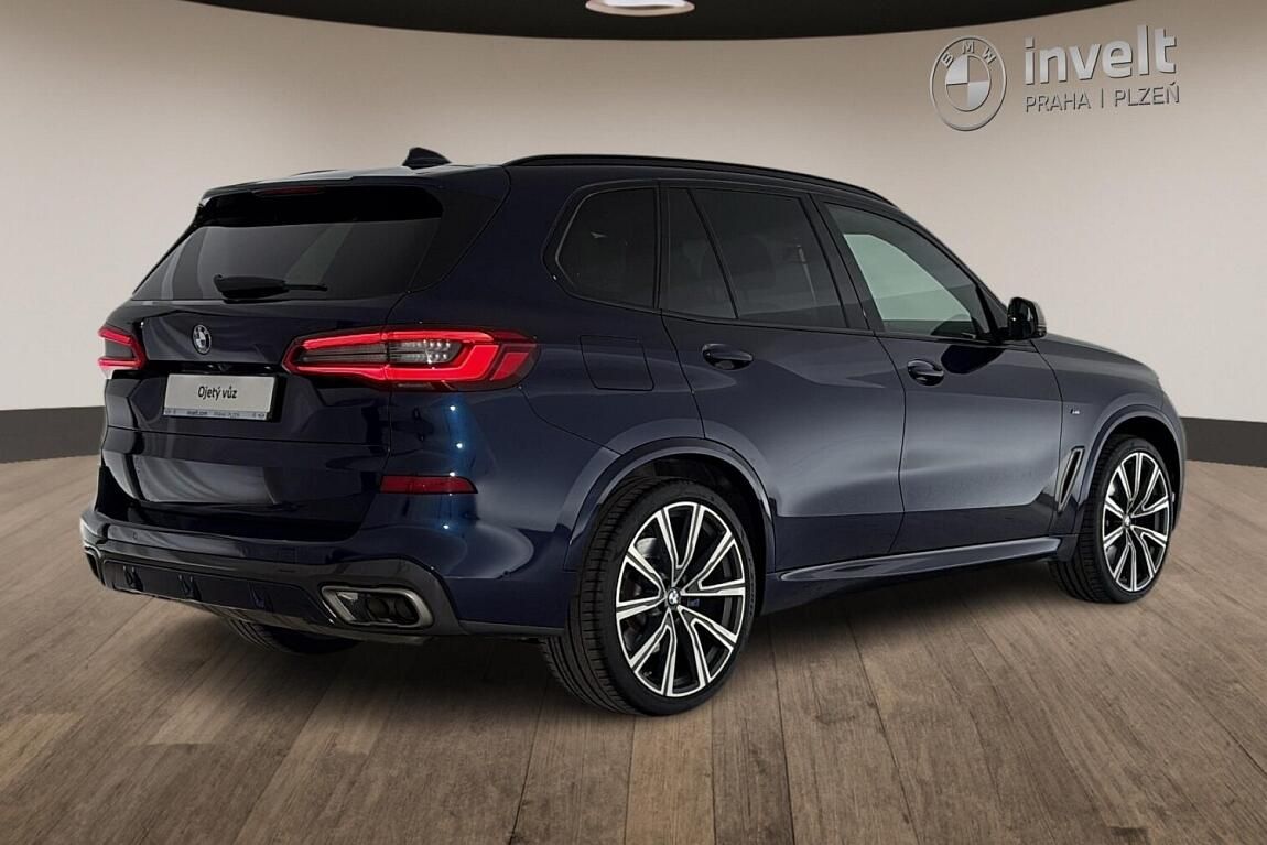 BMW X5, M50i - fotka 3