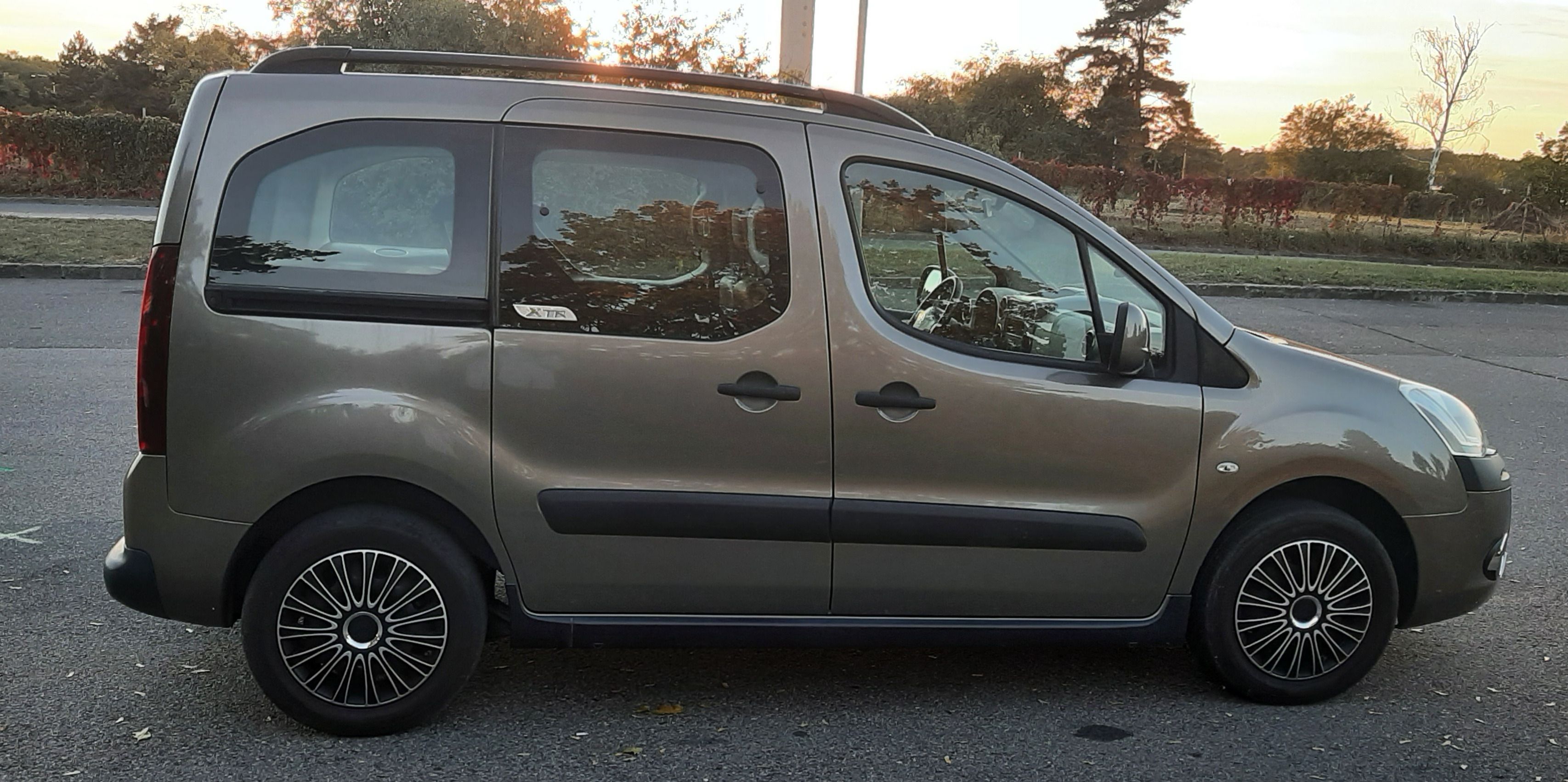 Citroën Berlingo, XTR 1.6 HDi 84Kw - servis ČR - fotka 5